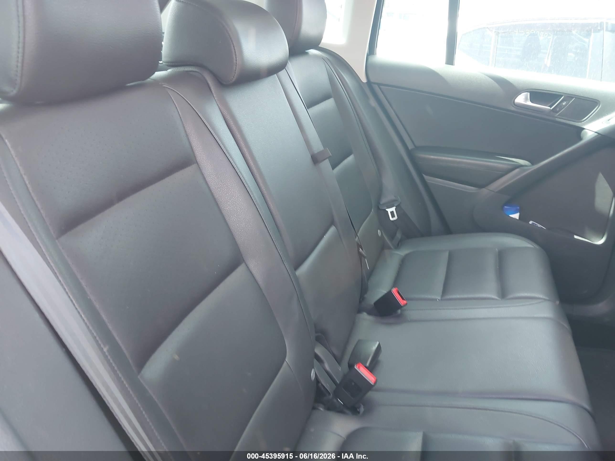 2013 Volkswagen Tiguan Se Синий vin: WVGBV7AX9DW537785