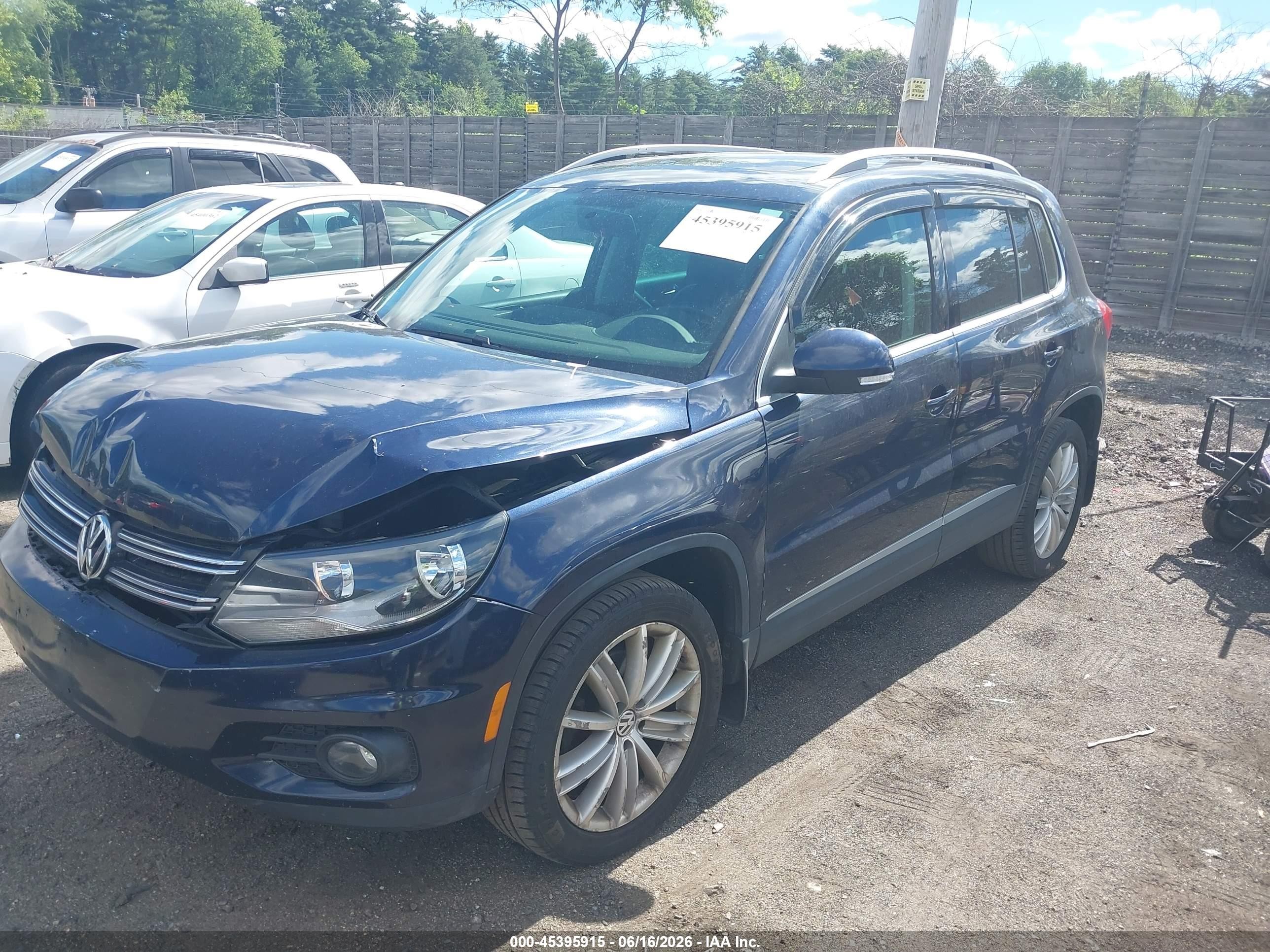 2013 Volkswagen Tiguan Se Синий vin: WVGBV7AX9DW537785