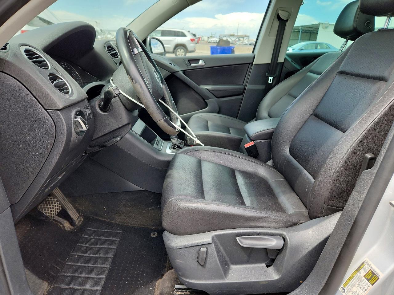 2013 Volkswagen Tiguan S Silver vin: WVGBV7AX9DW551072
