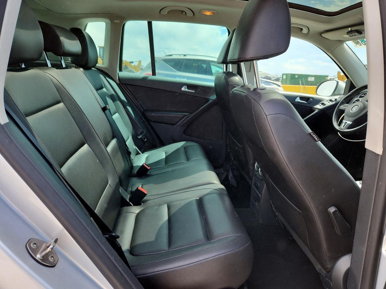 2013 Volkswagen Tiguan S Silver vin: WVGBV7AX9DW551072