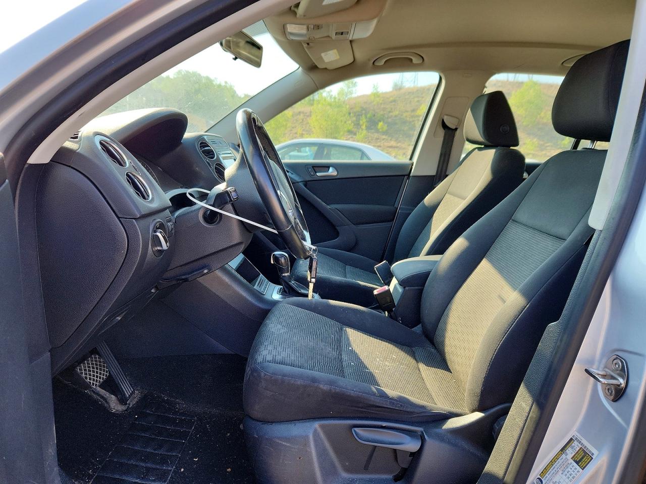 2013 Volkswagen Tiguan S Silver vin: WVGBV7AX9DW551136
