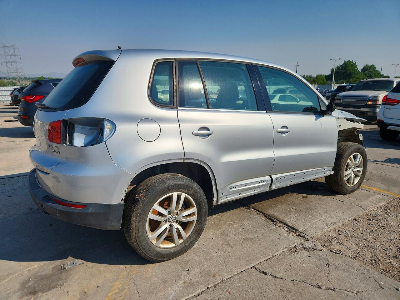2013 Volkswagen Tiguan S Silver vin: WVGBV7AX9DW551136