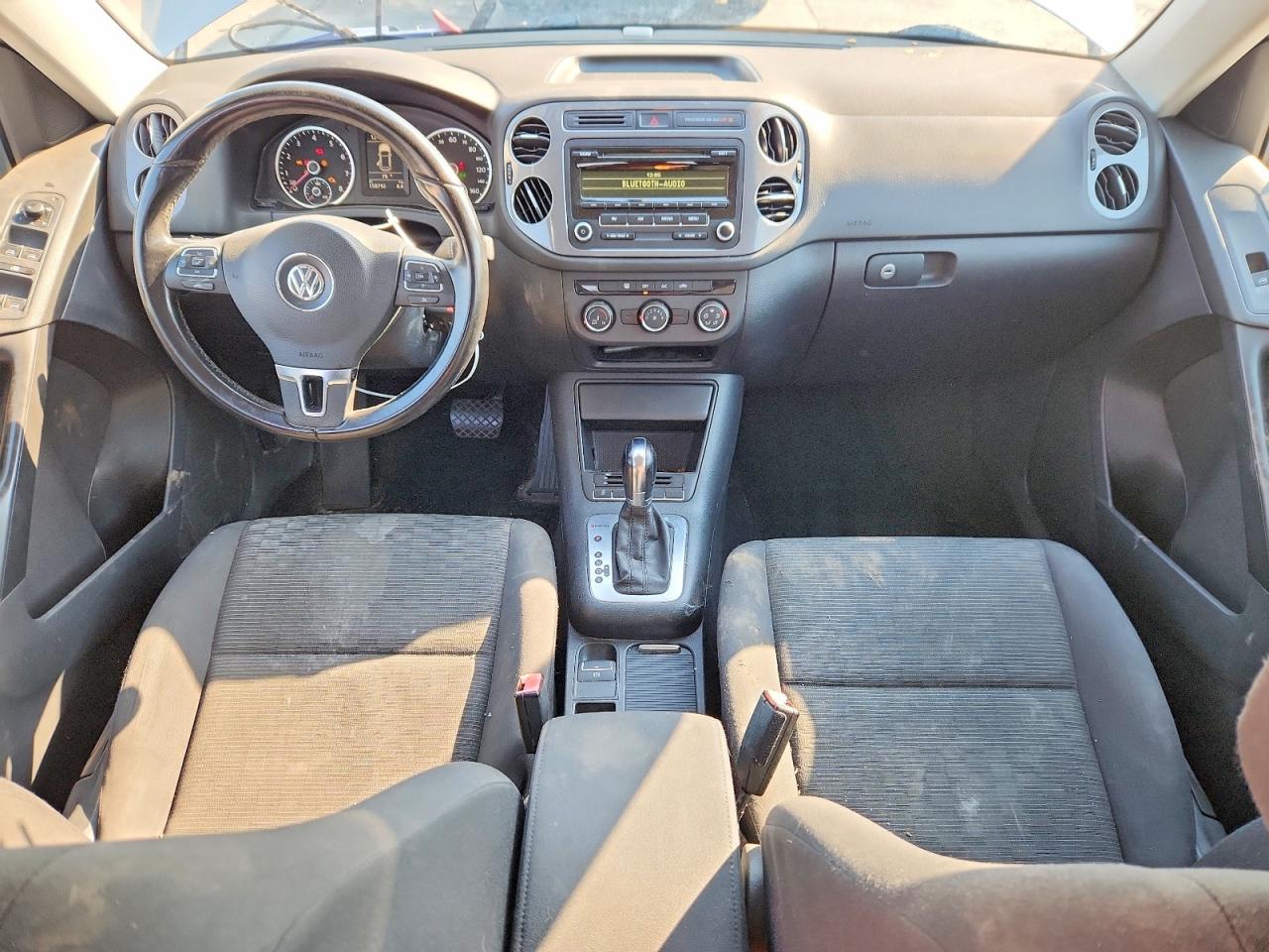 2013 Volkswagen Tiguan S Silver vin: WVGBV7AX9DW551136