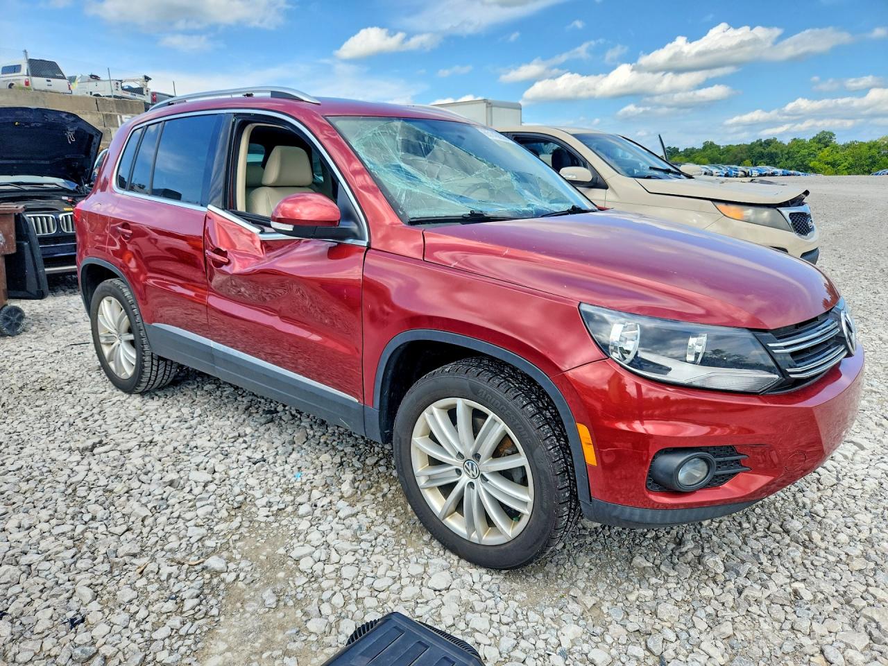 2015 Volkswagen Tiguan S Red vin: WVGBV7AX9FW109203