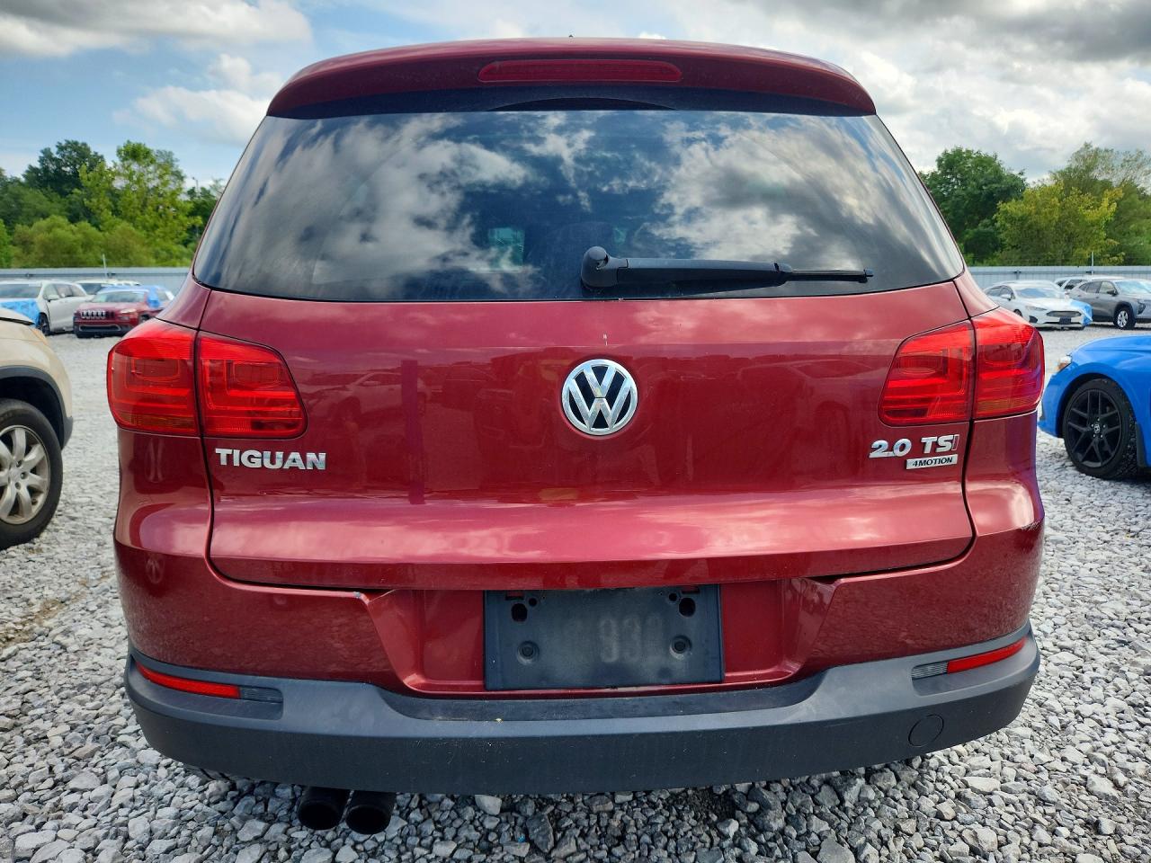 2015 Volkswagen Tiguan S Red vin: WVGBV7AX9FW109203