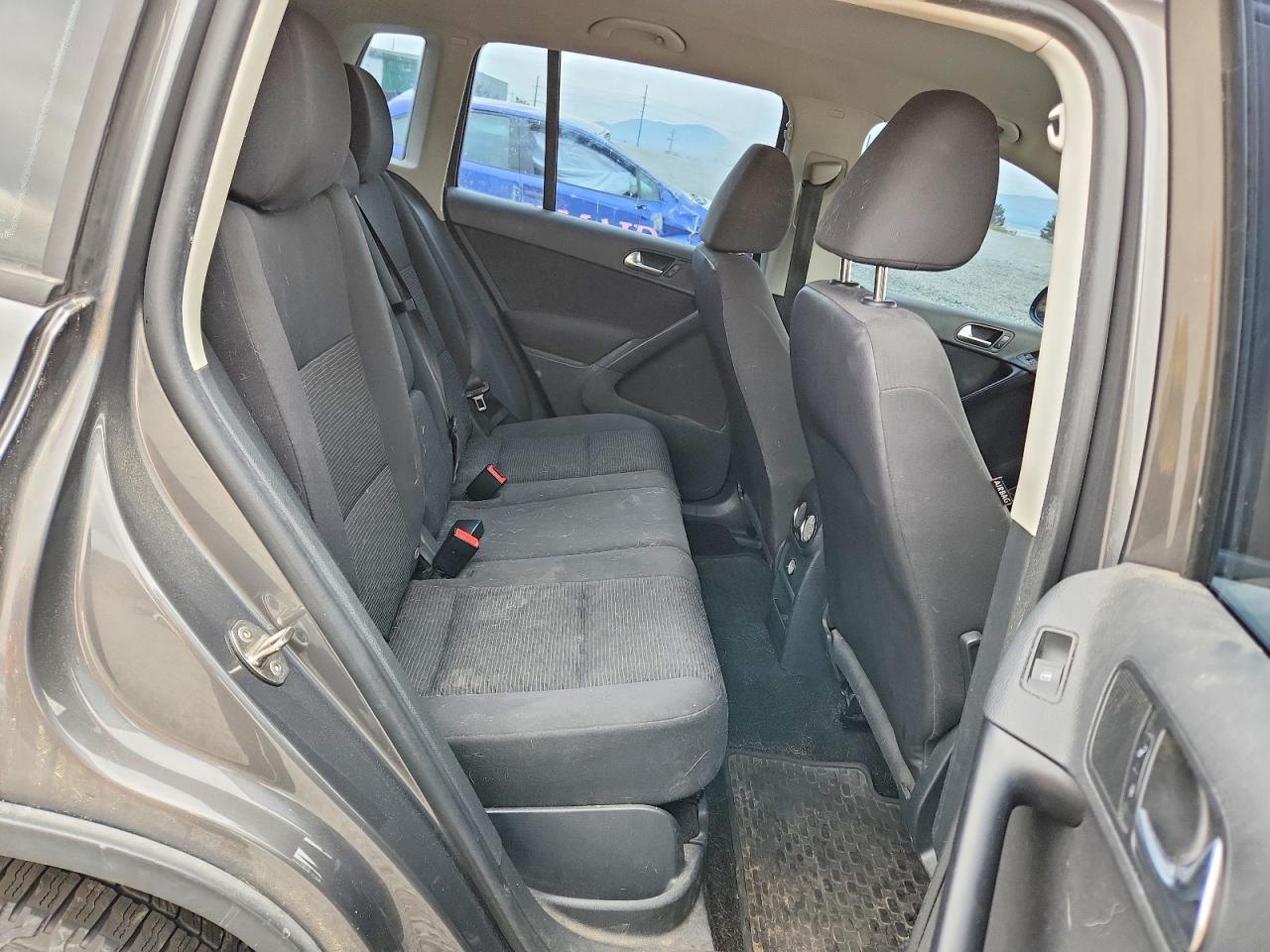 2015 Volkswagen Tiguan S Gray vin: WVGBV7AX9FW508435