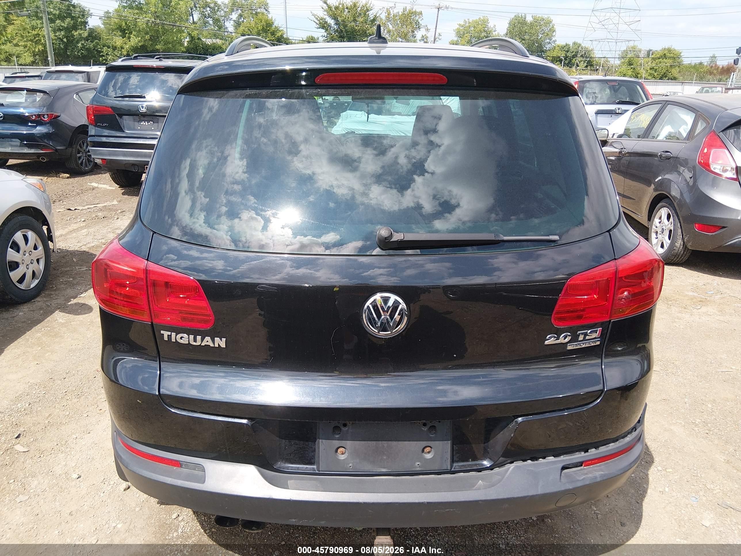 2015 Volkswagen Tiguan Se Black vin: WVGBV7AX9FW522707