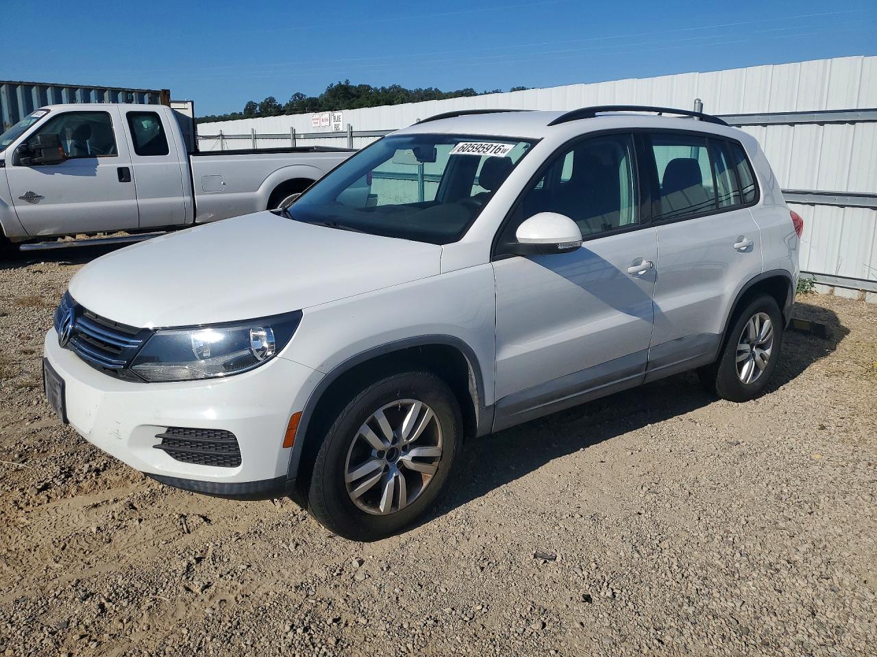 2015 Volkswagen Tiguan S White vin: WVGBV7AX9FW539085
