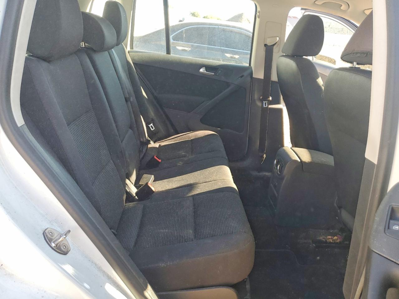 2015 Volkswagen Tiguan S White vin: WVGBV7AX9FW539085