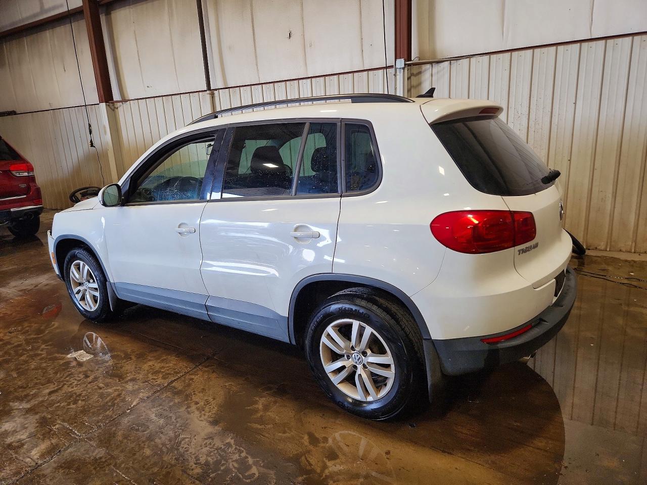 2015 Volkswagen Tiguan S Белый vin: WVGBV7AX9FW582633