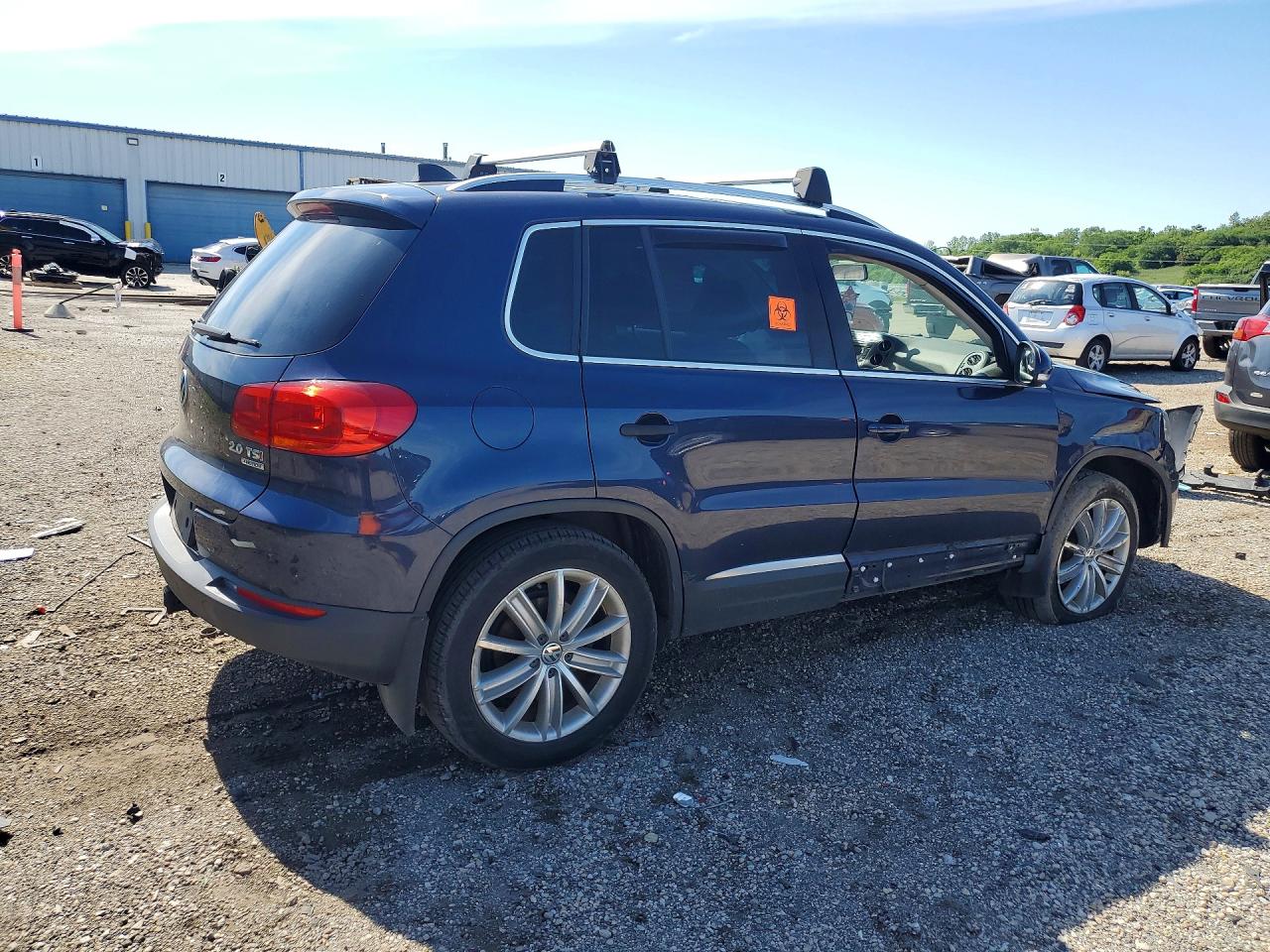 2015 Volkswagen Tiguan S Blue vin: WVGBV7AX9FW606039