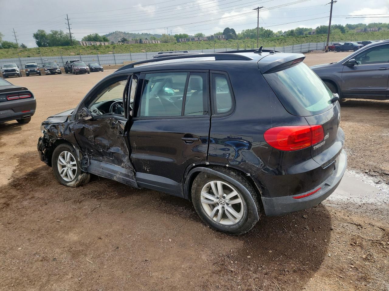 2016 Volkswagen Tiguan S Black vin: WVGBV7AX9GW030390