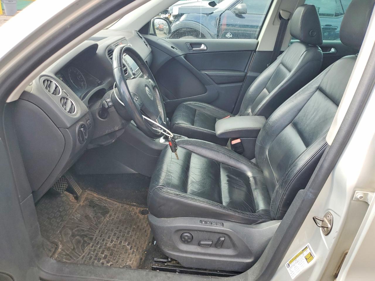 2010 Volkswagen Tiguan Se Silver vin: WVGBV7AXXAW525902