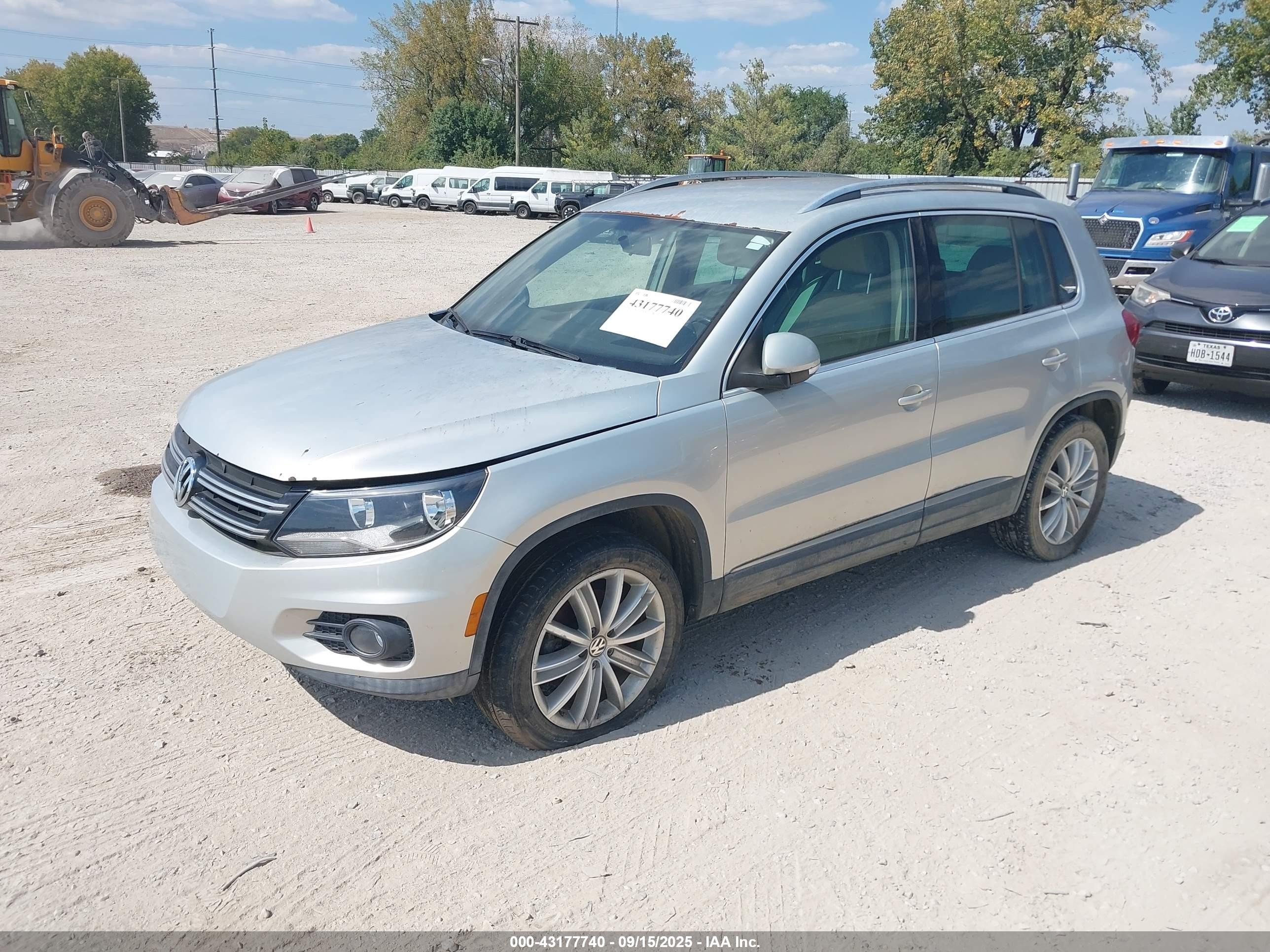 2012 Volkswagen Tiguan Se Серебряный vin: WVGBV7AXXCW606644