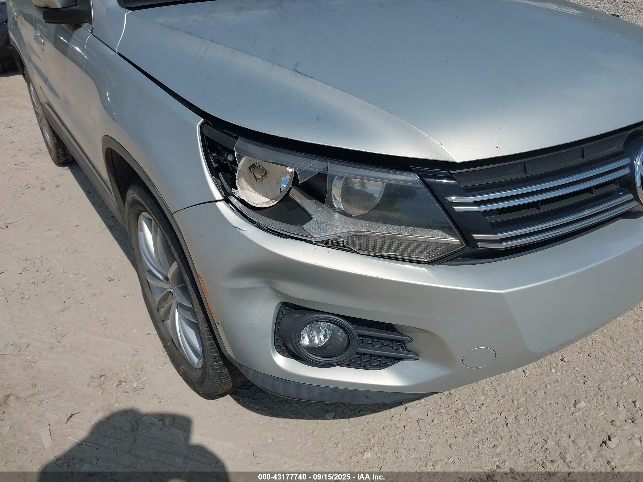2012 Volkswagen Tiguan Se Серебряный vin: WVGBV7AXXCW606644