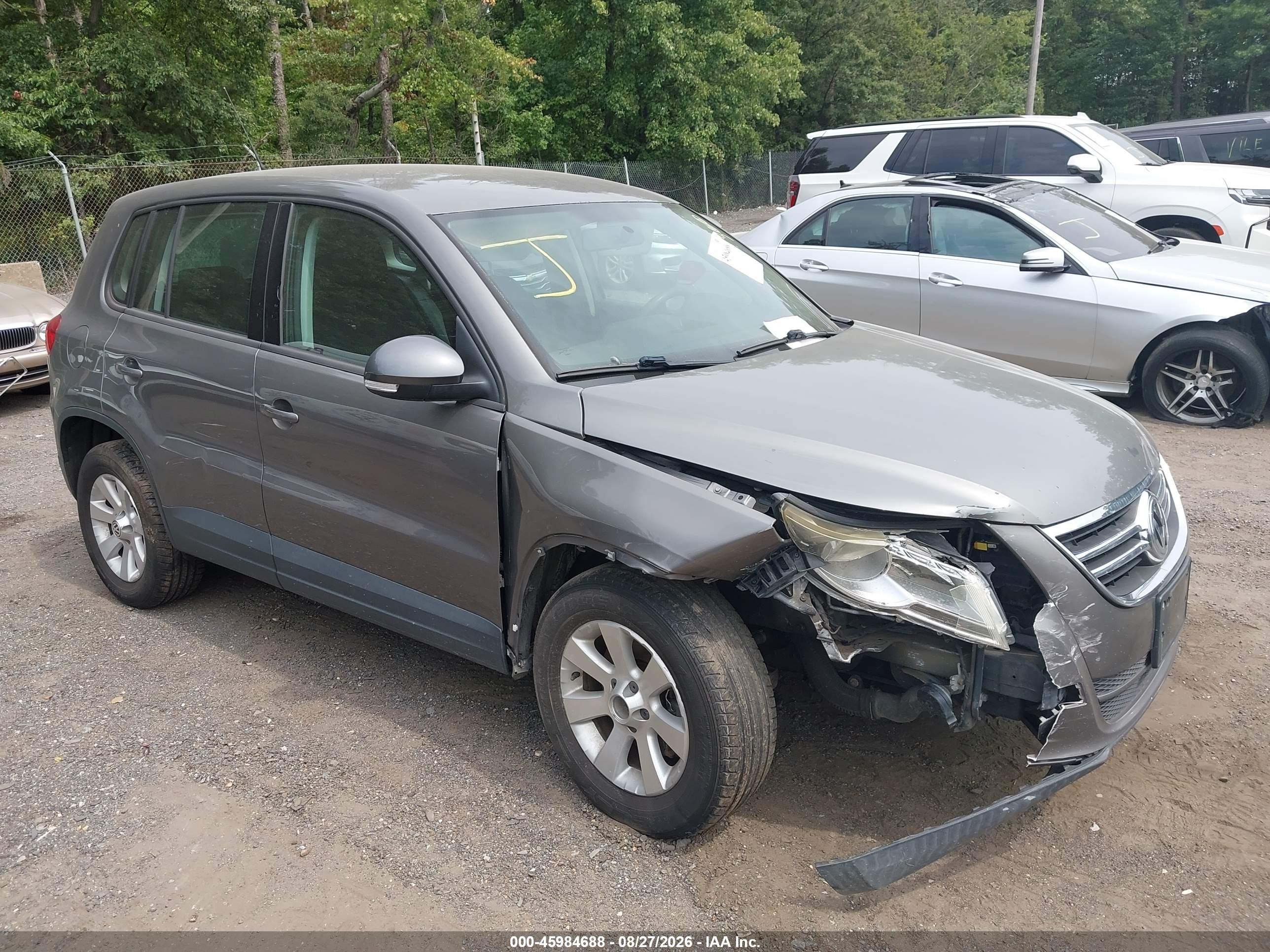 2010 Volkswagen Tiguan S Gray vin: WVGBV9AX2AW515814