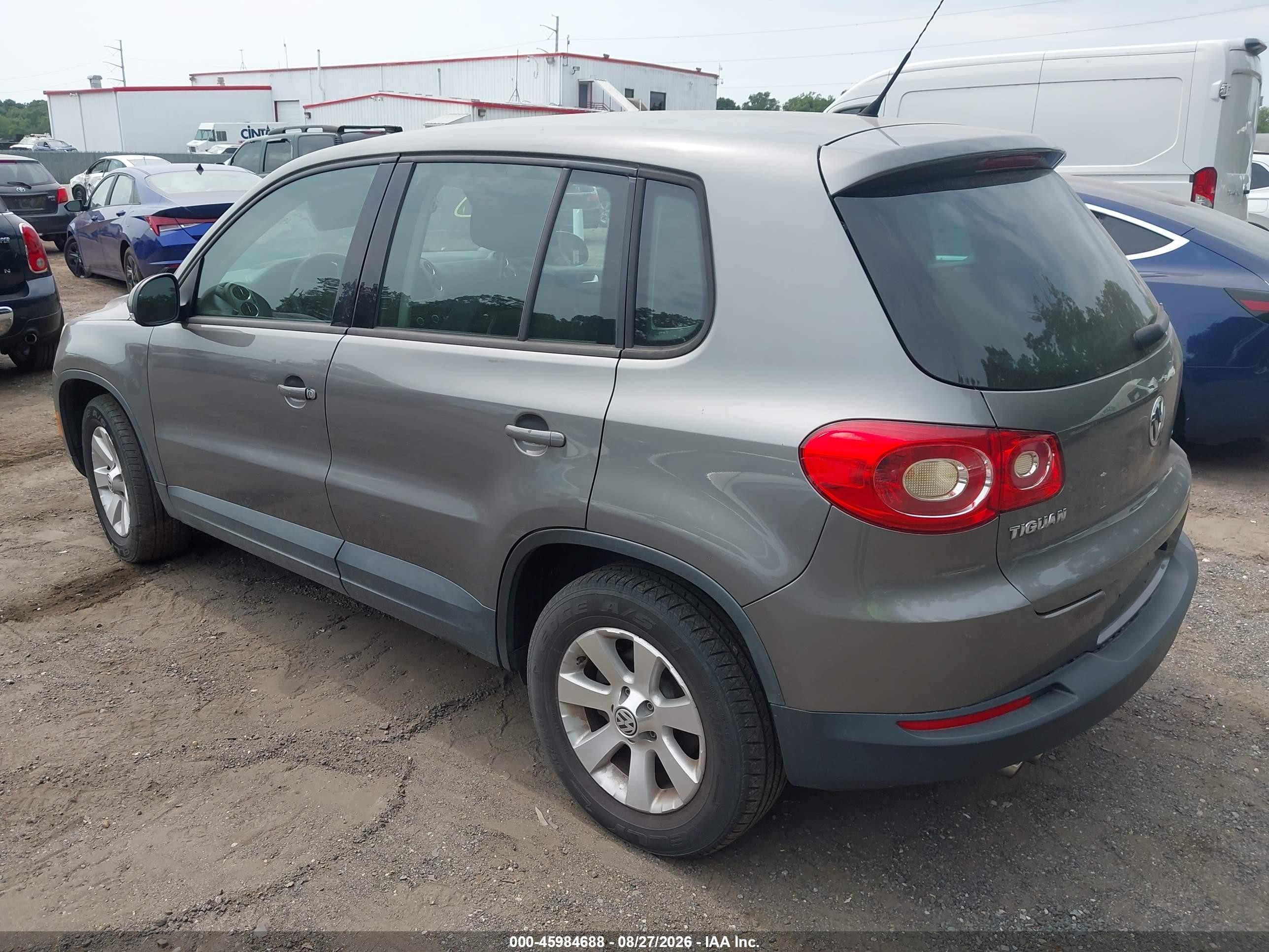 2010 Volkswagen Tiguan S Gray vin: WVGBV9AX2AW515814