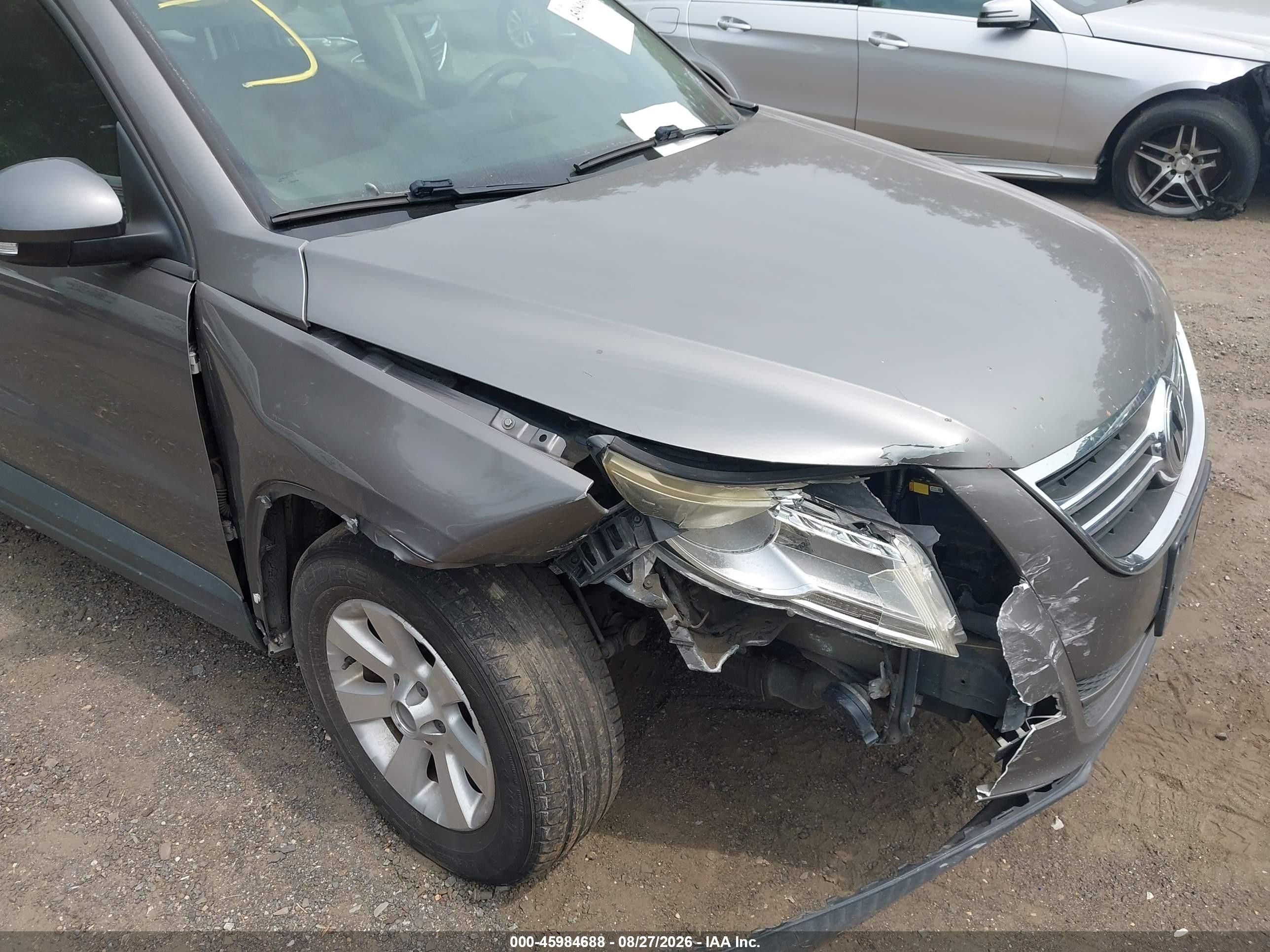 2010 Volkswagen Tiguan S Gray vin: WVGBV9AX2AW515814