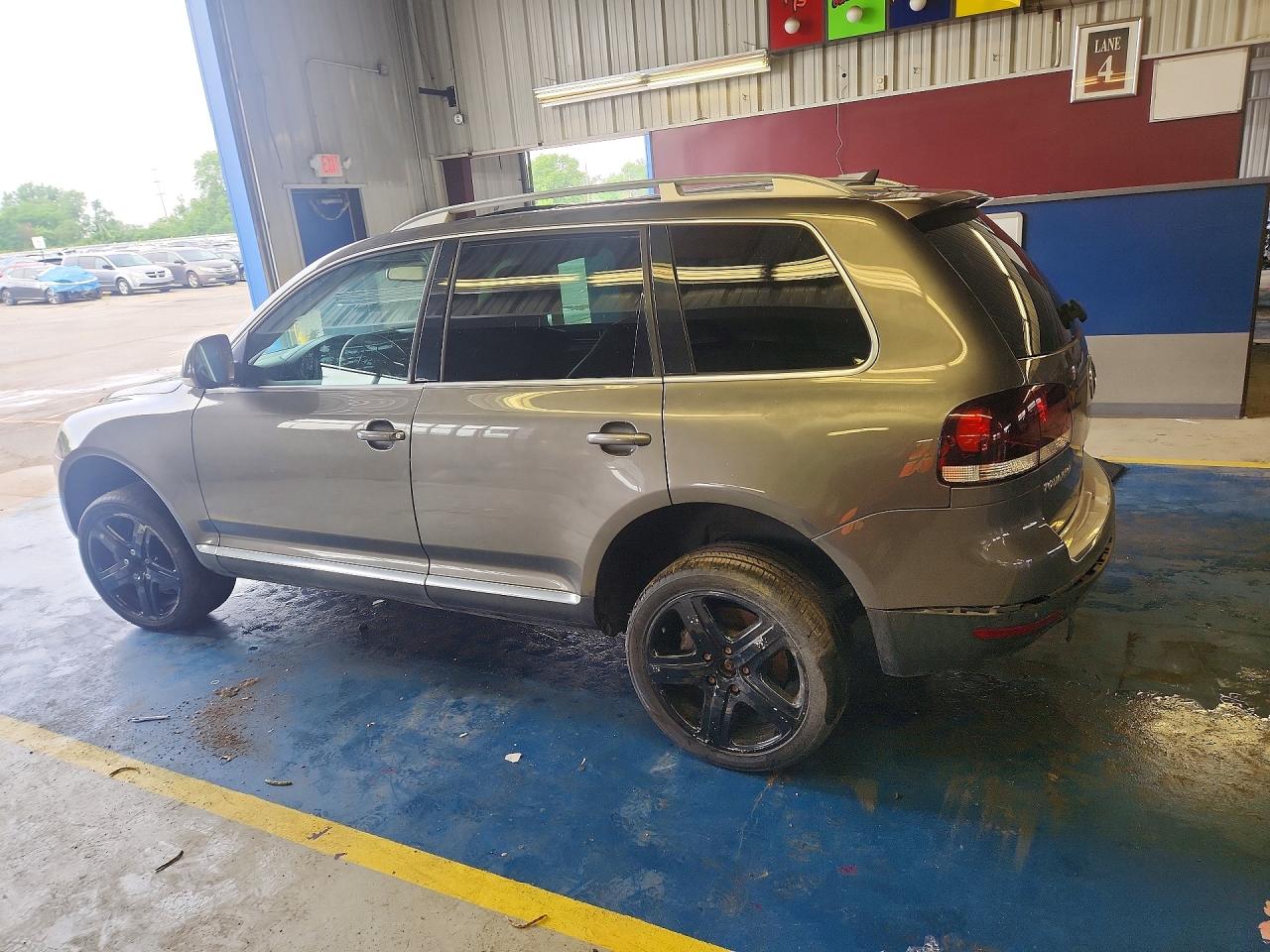 2008 Volkswagen Touareg 2 V8 Gray vin: WVGCB77L08D003352
