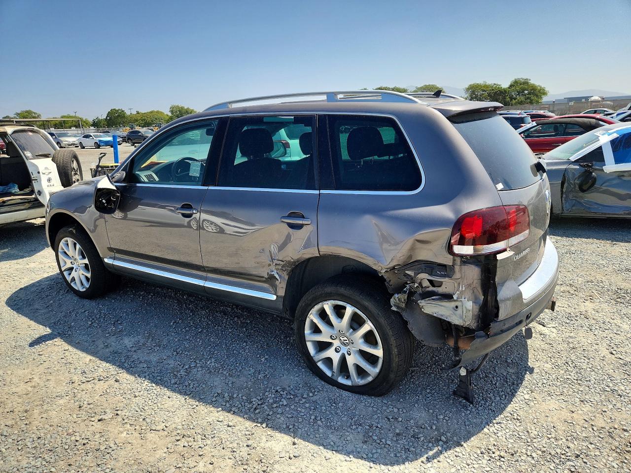 2008 Volkswagen Touareg 2 V8 Gray vin: WVGCB77L18D047487