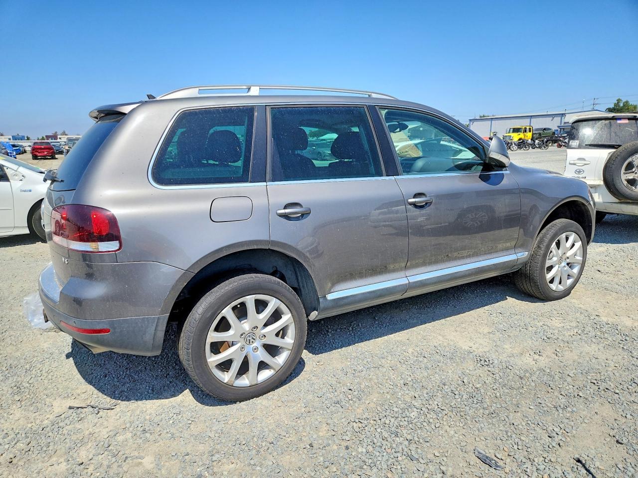 2008 Volkswagen Touareg 2 V8 Gray vin: WVGCB77L18D047487