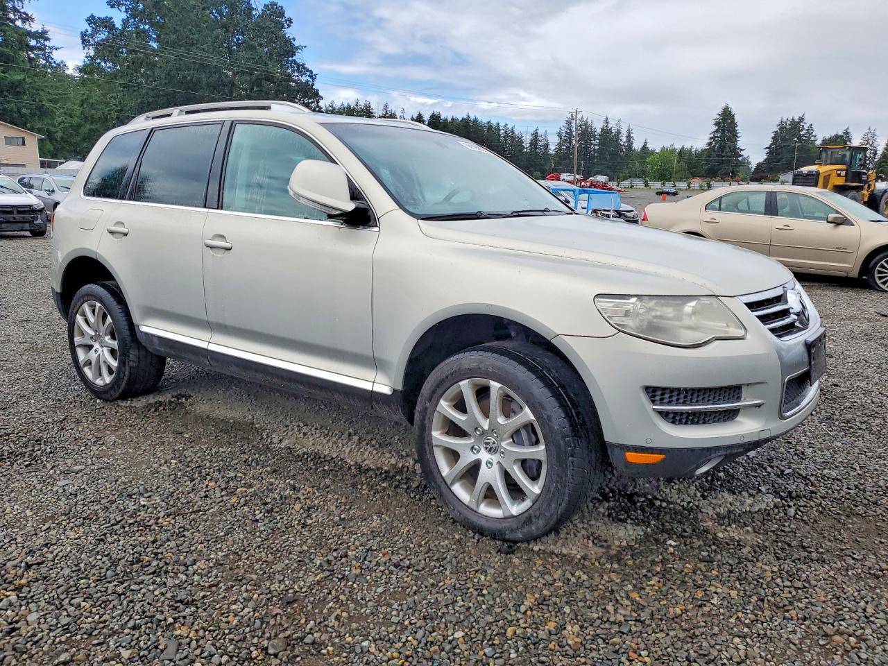 2008 Volkswagen Touareg 2 V8 Серебряный vin: WVGCB77LX8D023074