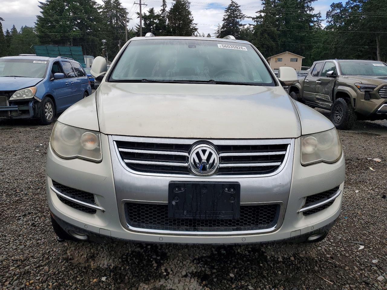 2008 Volkswagen Touareg 2 V8 Серебряный vin: WVGCB77LX8D023074