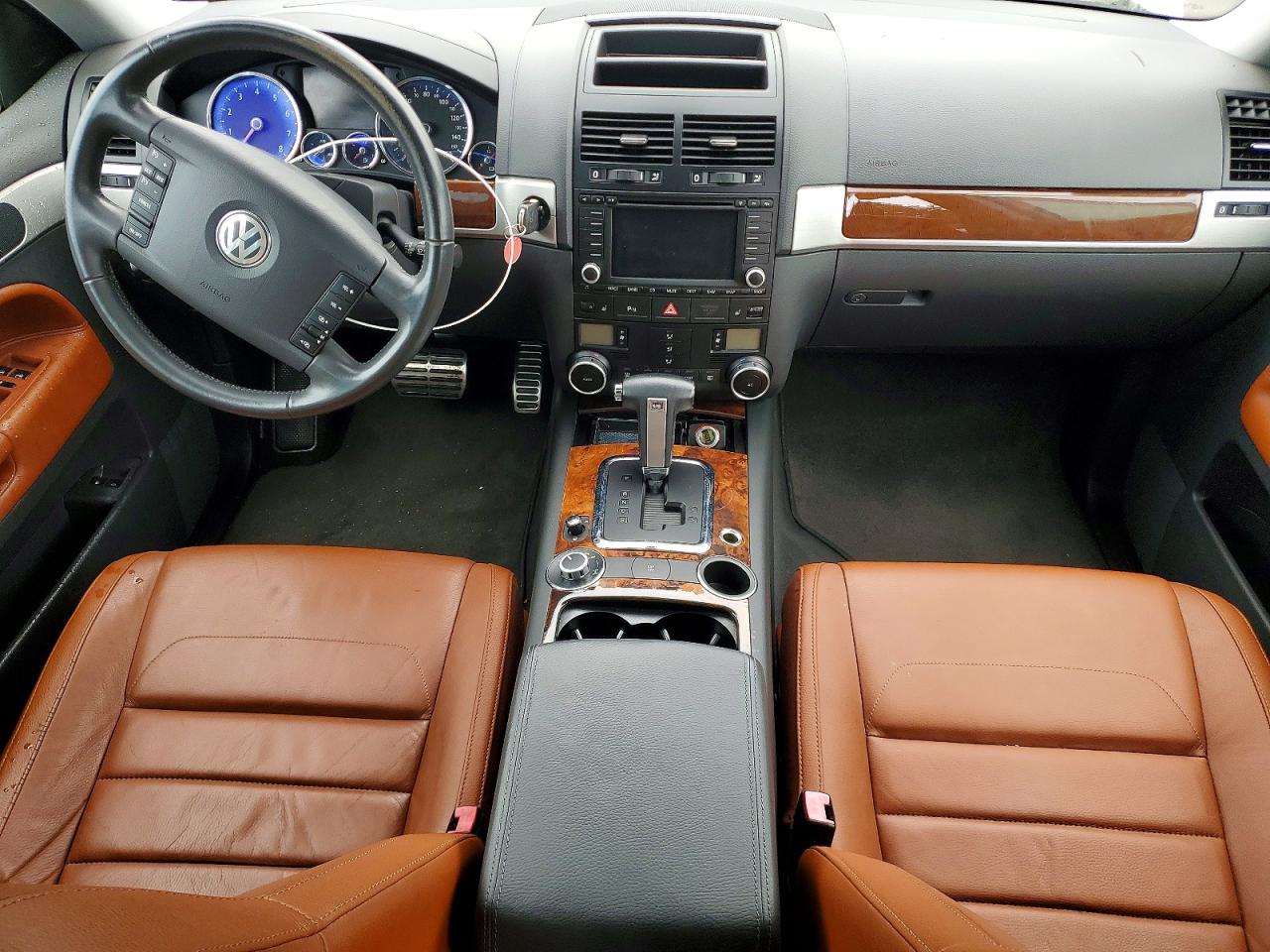 2008 Volkswagen Touareg 2 V8 Серебряный vin: WVGCB77LX8D023074
