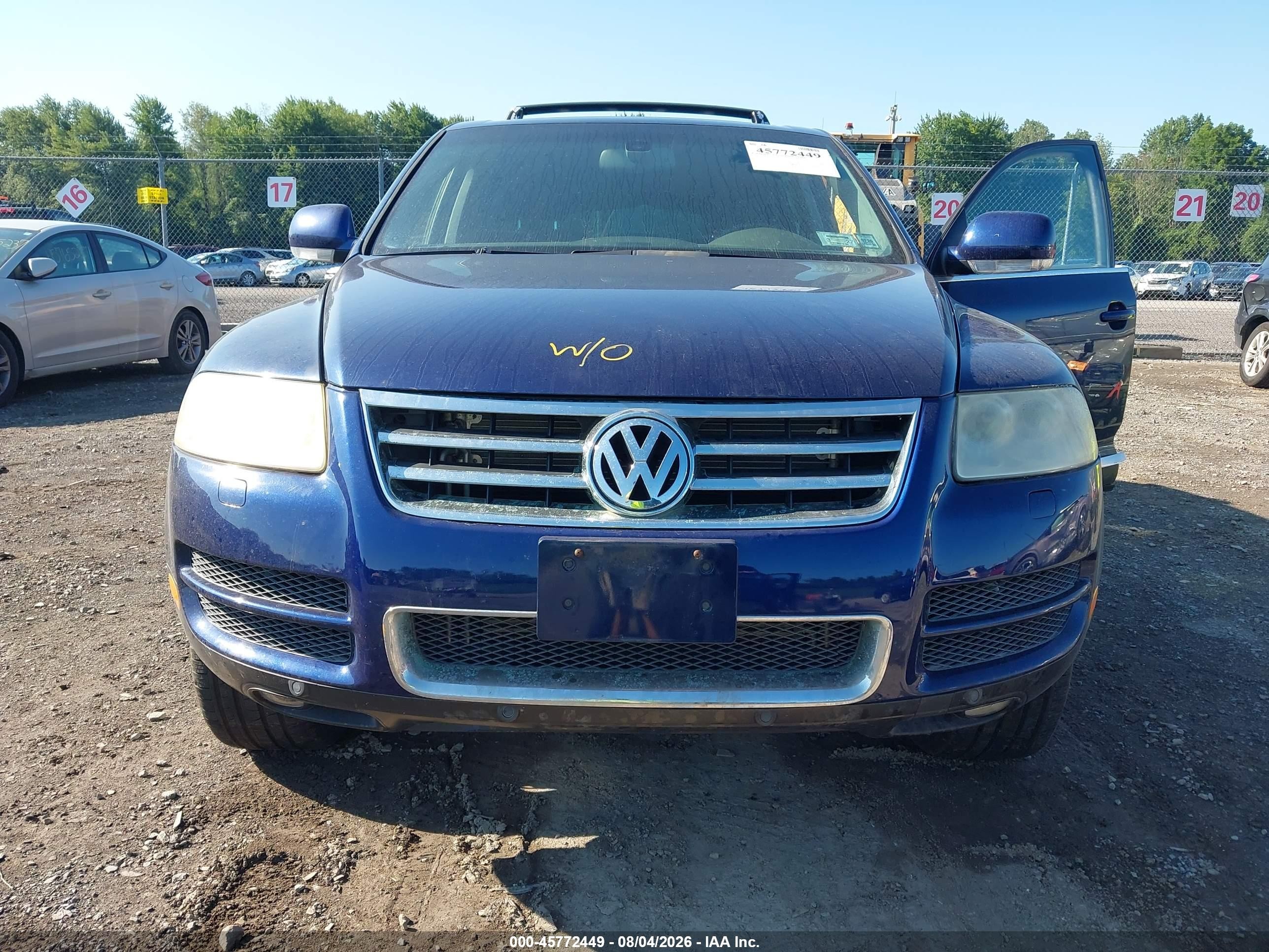 2004 Volkswagen Touareg V8 Blue vin: WVGCM67L64D013611