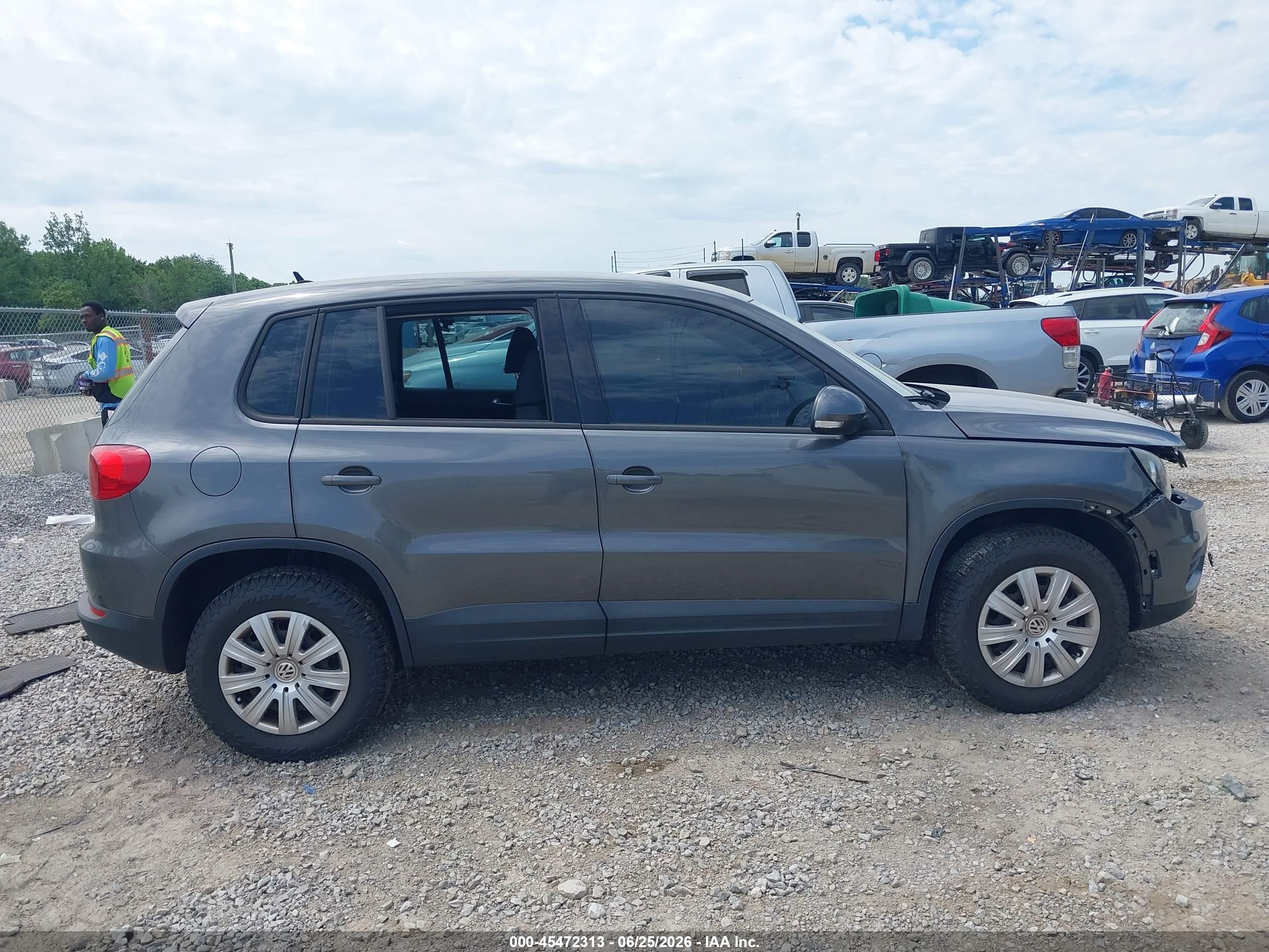 2014 Volkswagen Tiguan S Gray vin: WVGCV3AX4EW624105