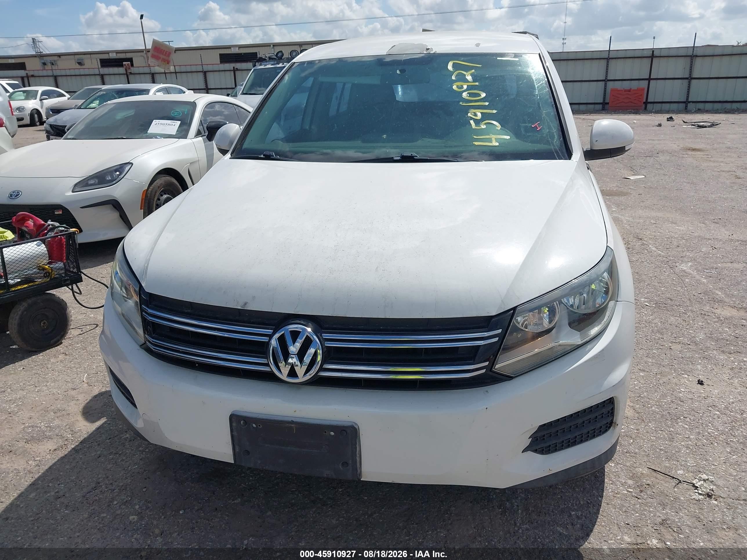 2013 Volkswagen Tiguan S White vin: WVGCV3AX5DW593431