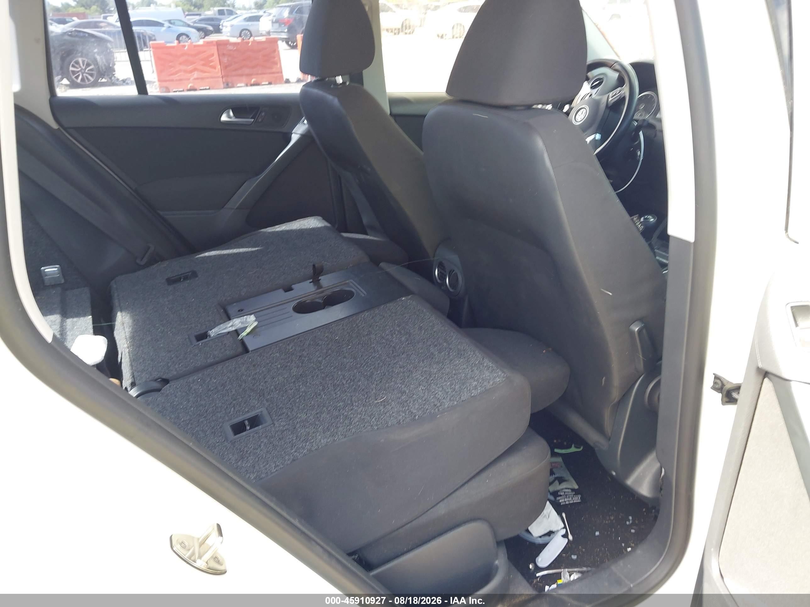 2013 Volkswagen Tiguan S White vin: WVGCV3AX5DW593431