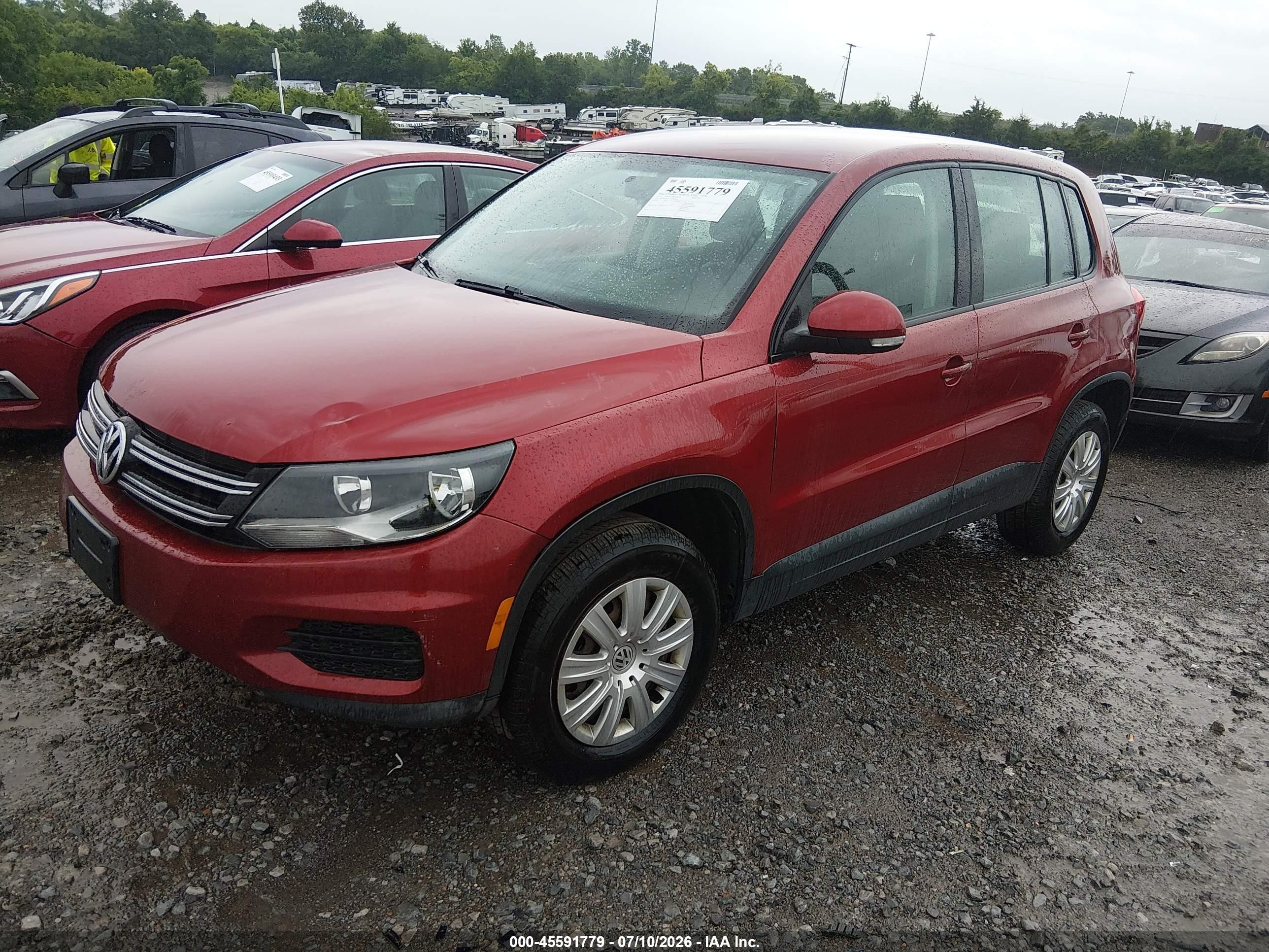 2014 Volkswagen Tiguan S Burgundy vin: WVGCV3AX7EW086838
