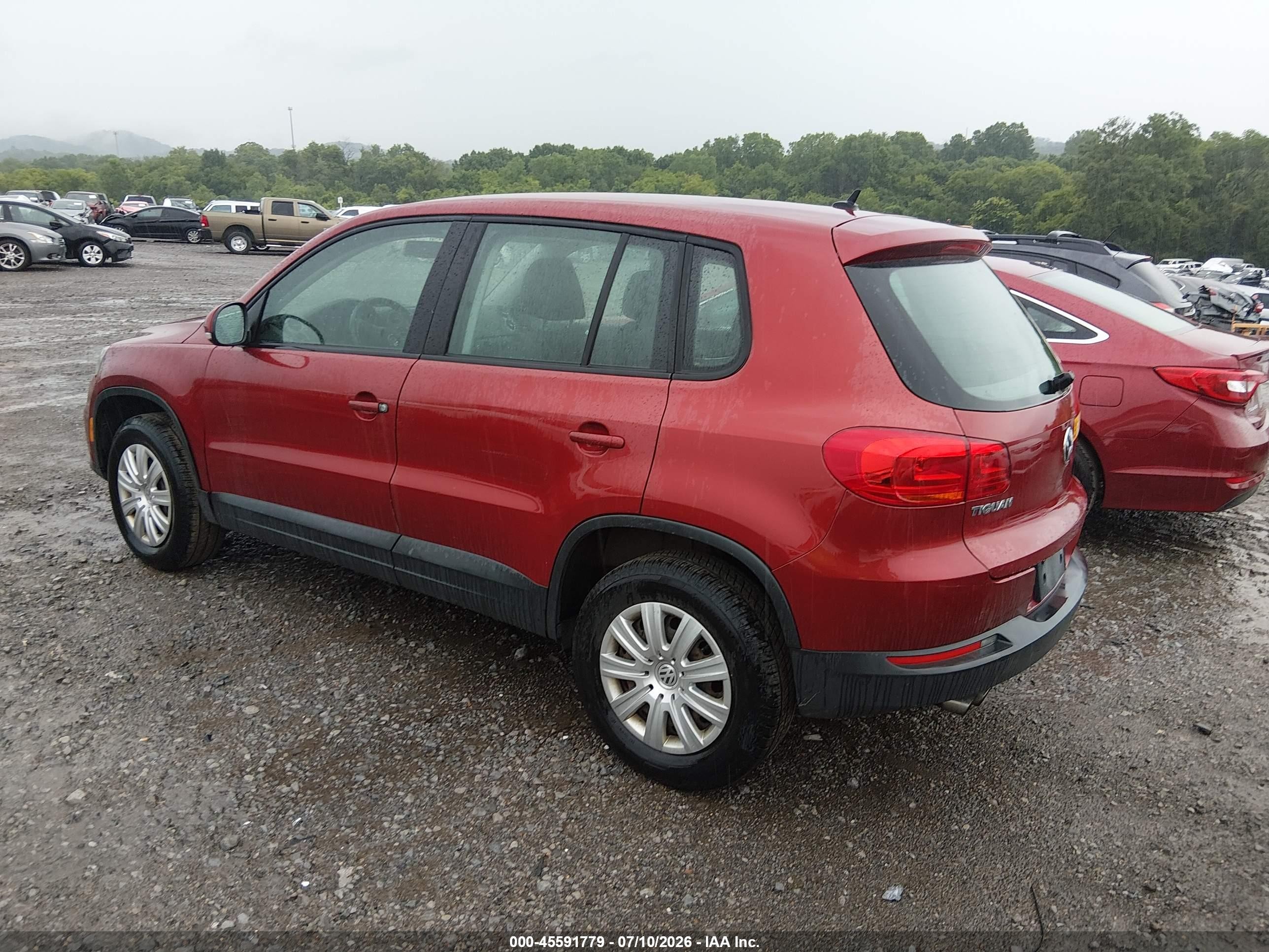 2014 Volkswagen Tiguan S Burgundy vin: WVGCV3AX7EW086838