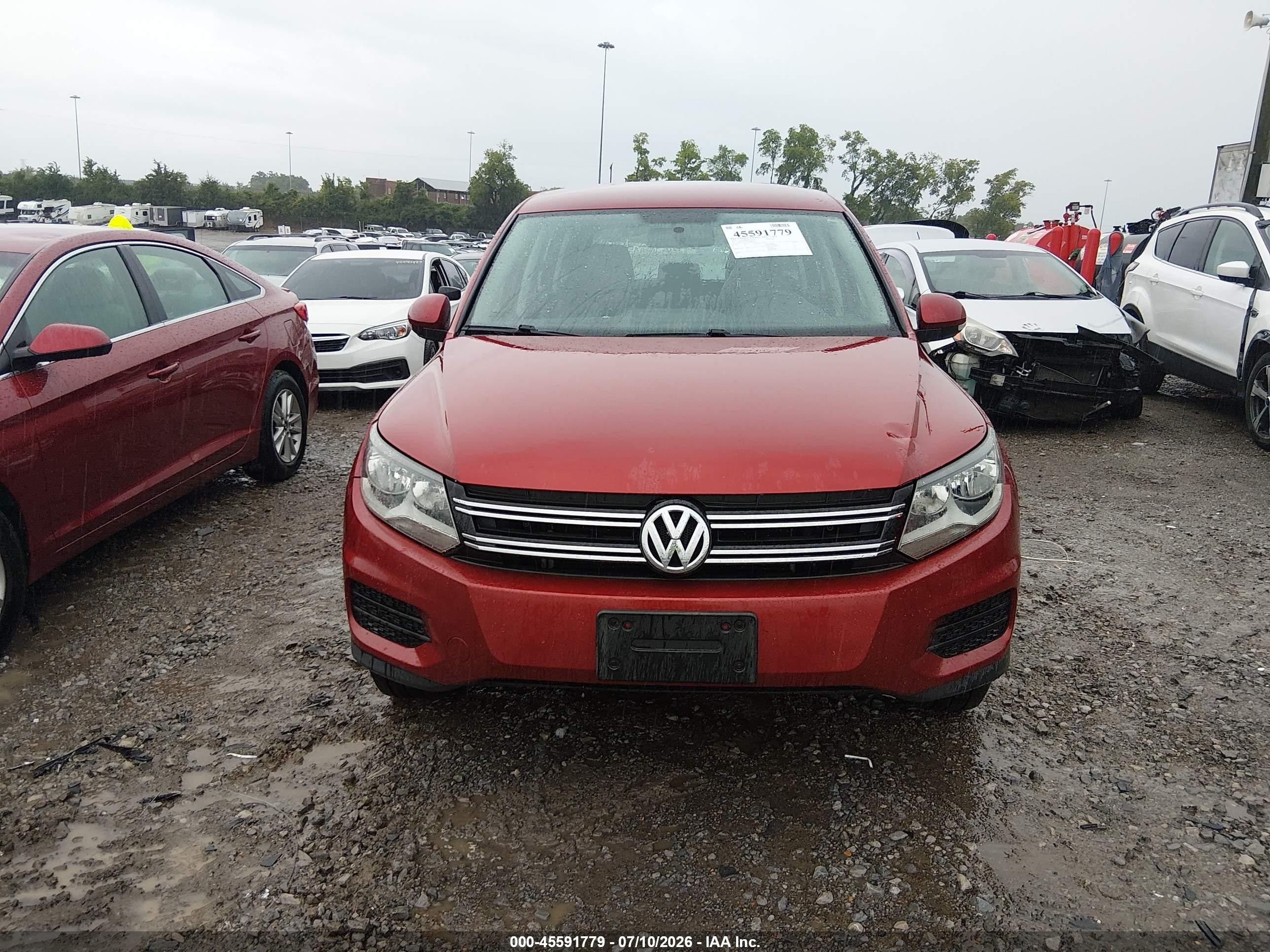 2014 Volkswagen Tiguan S Burgundy vin: WVGCV3AX7EW086838