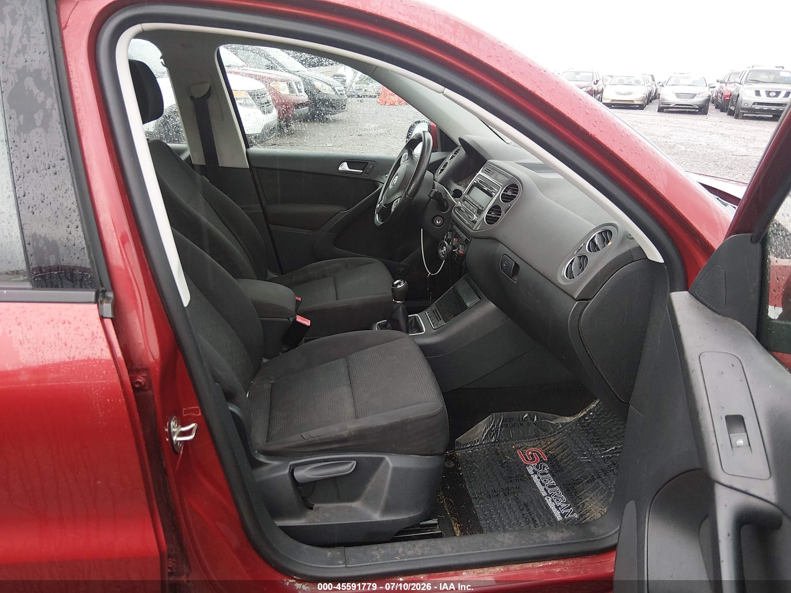 2014 Volkswagen Tiguan S Burgundy vin: WVGCV3AX7EW086838