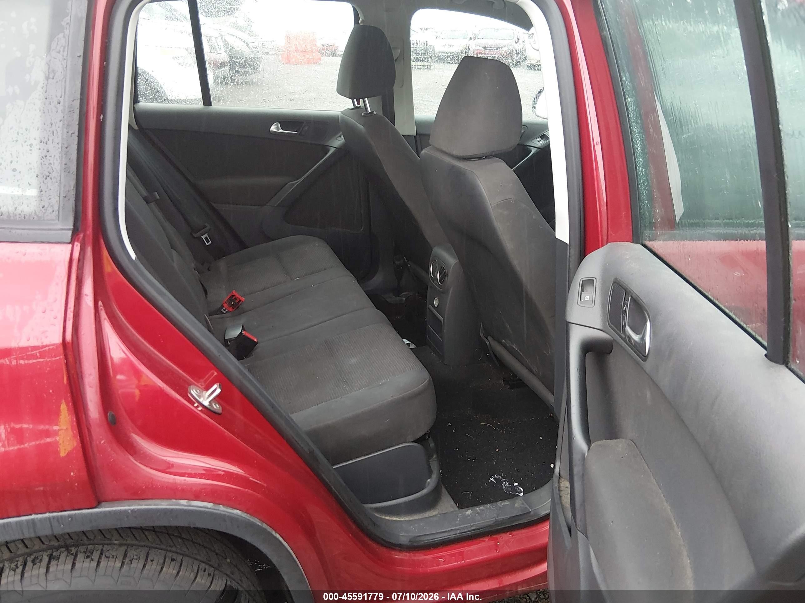 2014 Volkswagen Tiguan S Burgundy vin: WVGCV3AX7EW086838