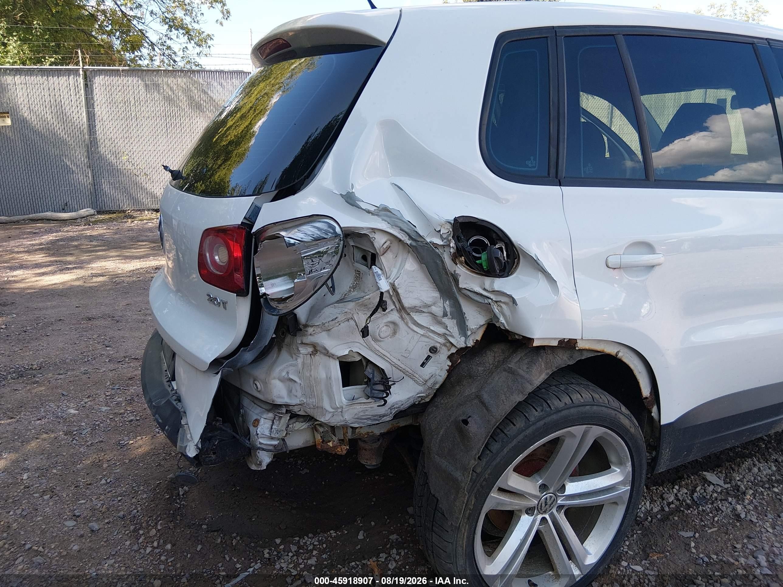 2009 Volkswagen Tiguan S Белый vin: WVGCV75N49W524883