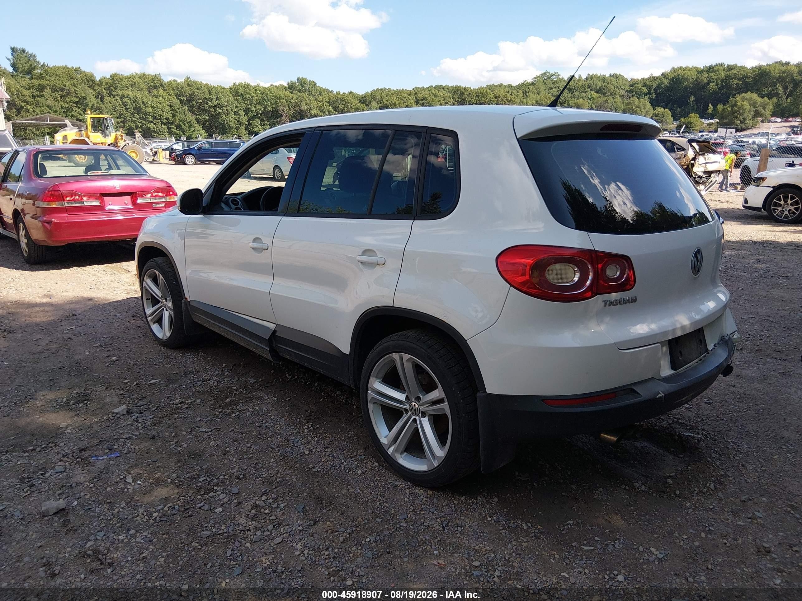 2009 Volkswagen Tiguan S Белый vin: WVGCV75N49W524883