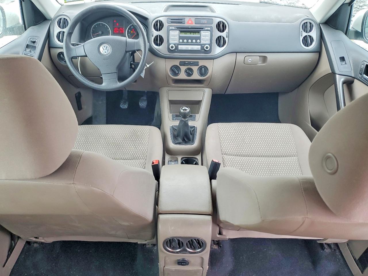 2009 Volkswagen Tiguan S White vin: WVGCV75N79W517653