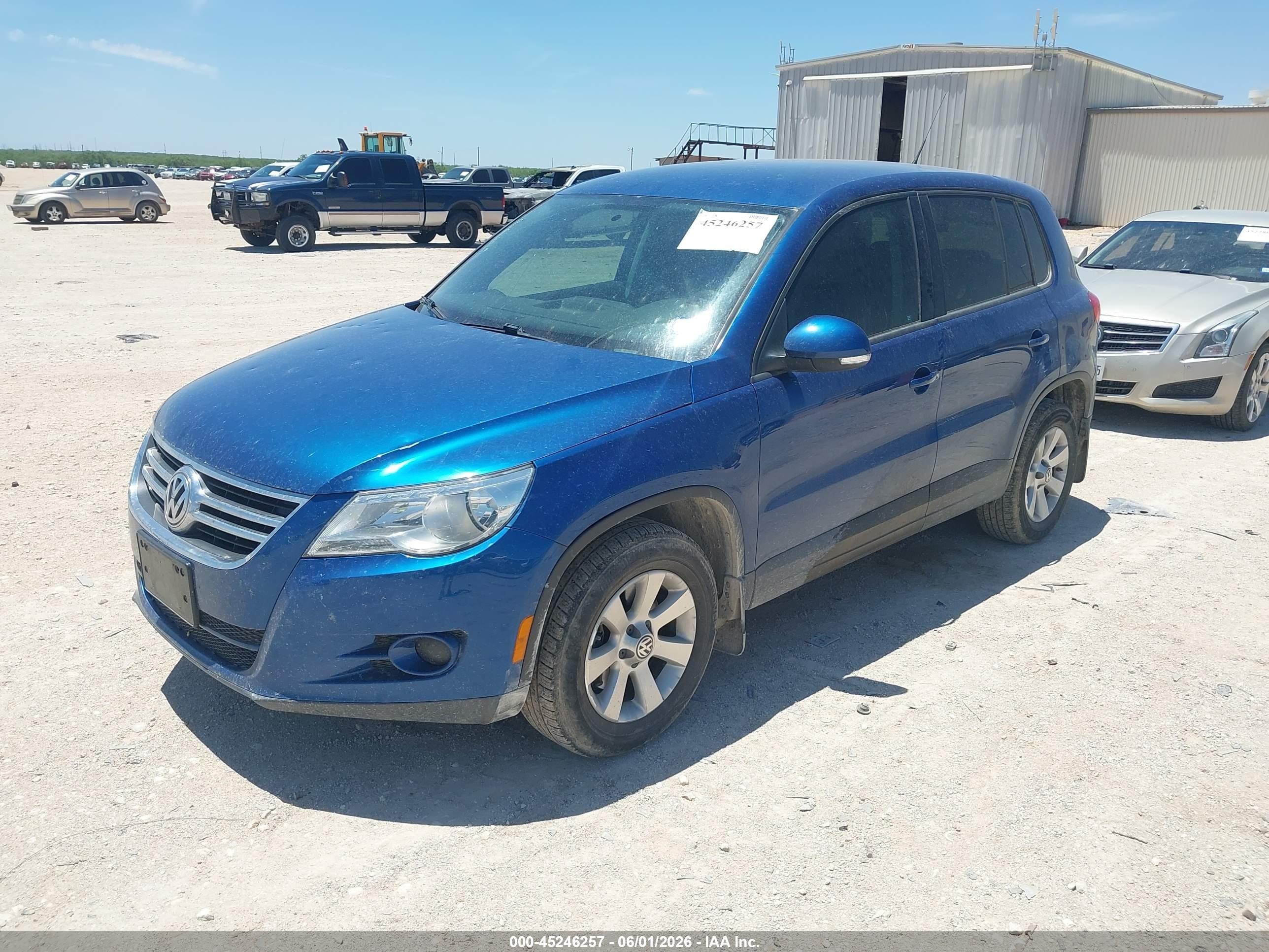 2010 Volkswagen Tiguan S Blue vin: WVGCV7AX0AW003767