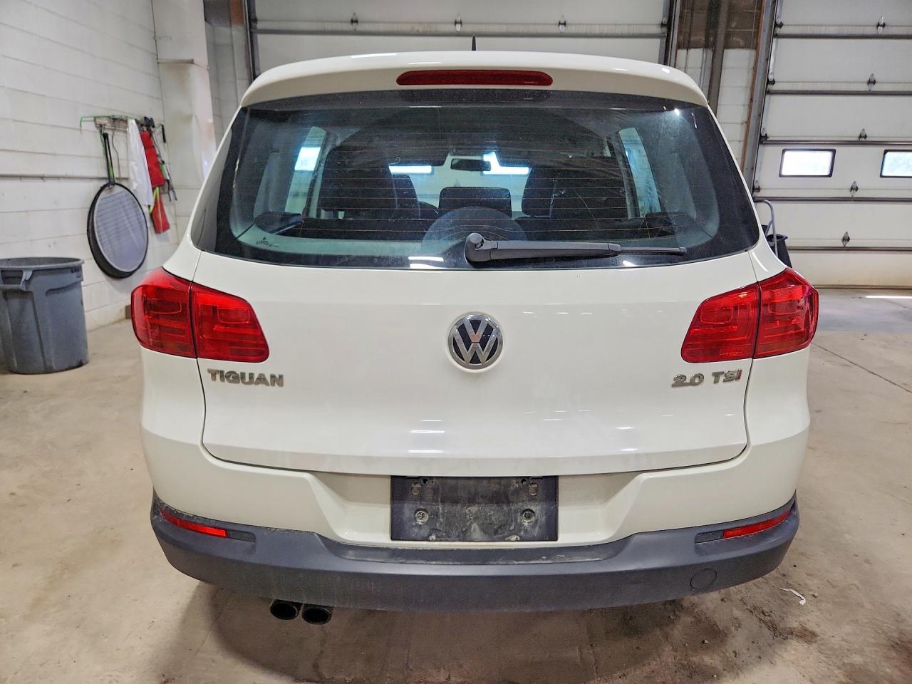 2012 Volkswagen Tiguan S White vin: WVGCV7AX7CW504710