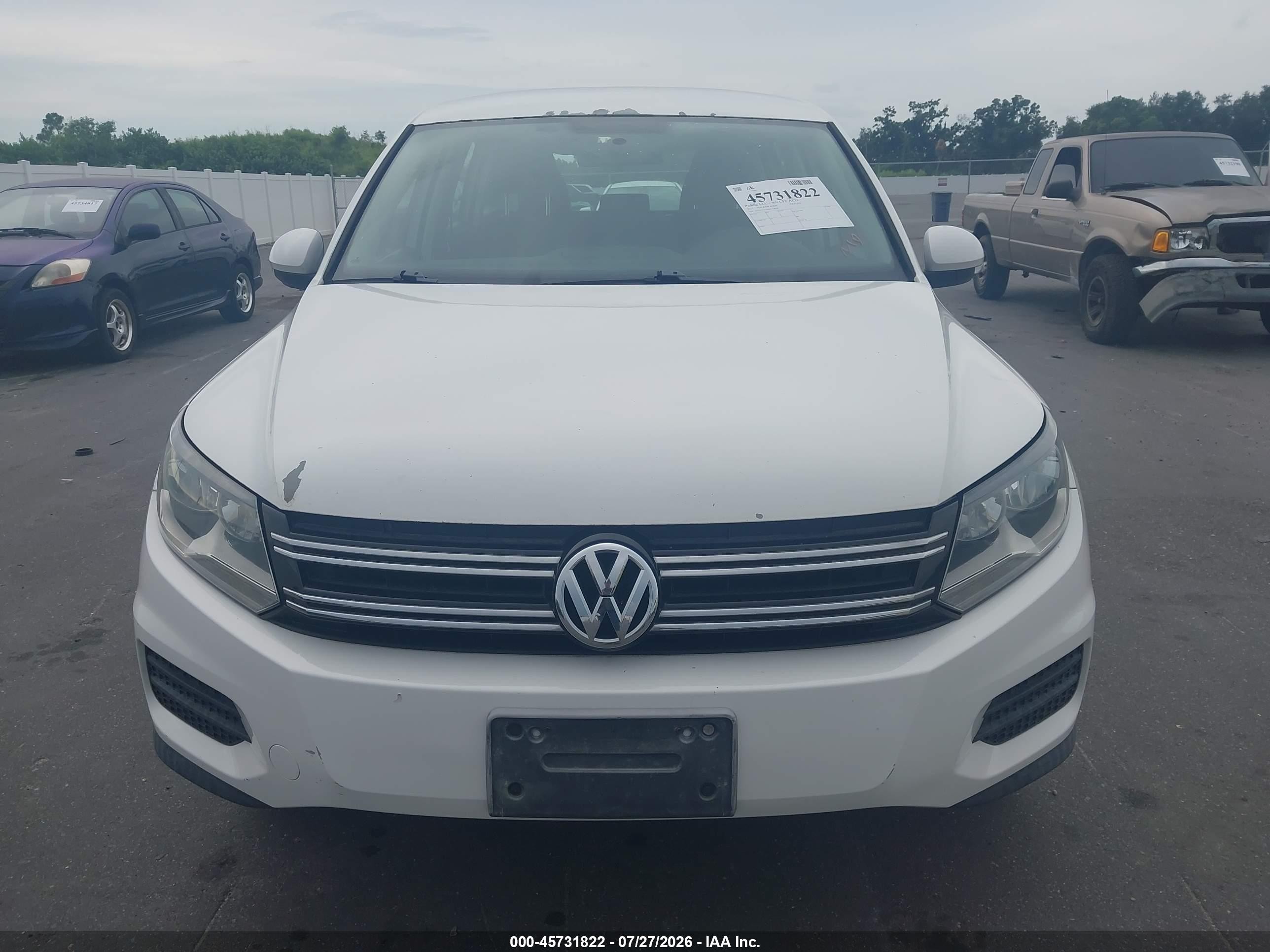 2013 Volkswagen Tiguan S White vin: WVGCV7AX8DW519668