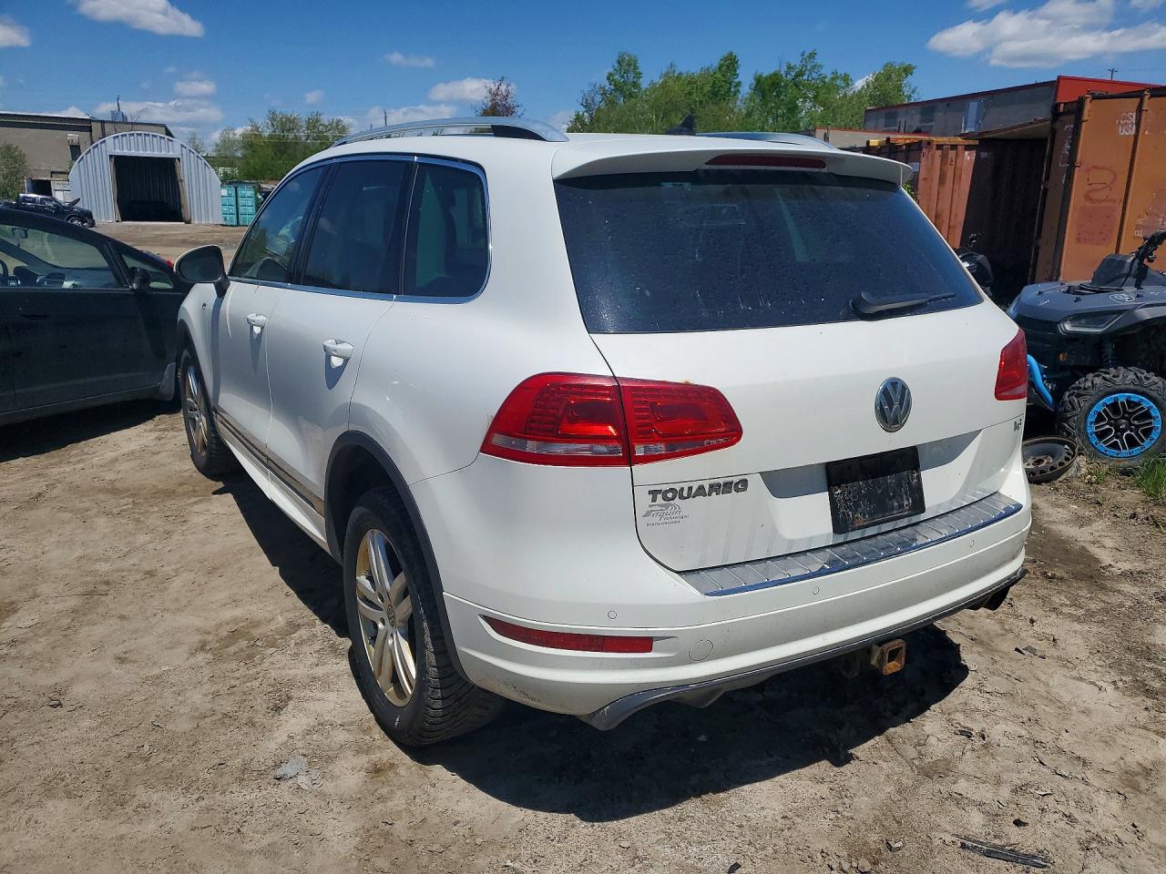 2014 Volkswagen Touareg V6 White vin: WVGDF9BP5ED004085