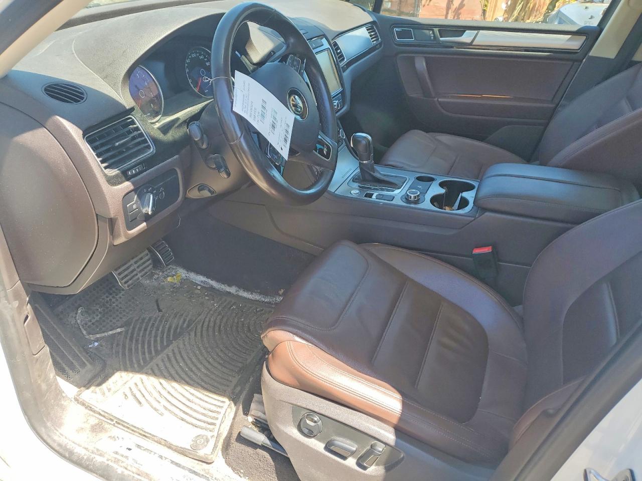 2014 Volkswagen Touareg V6 White vin: WVGDF9BP5ED004085