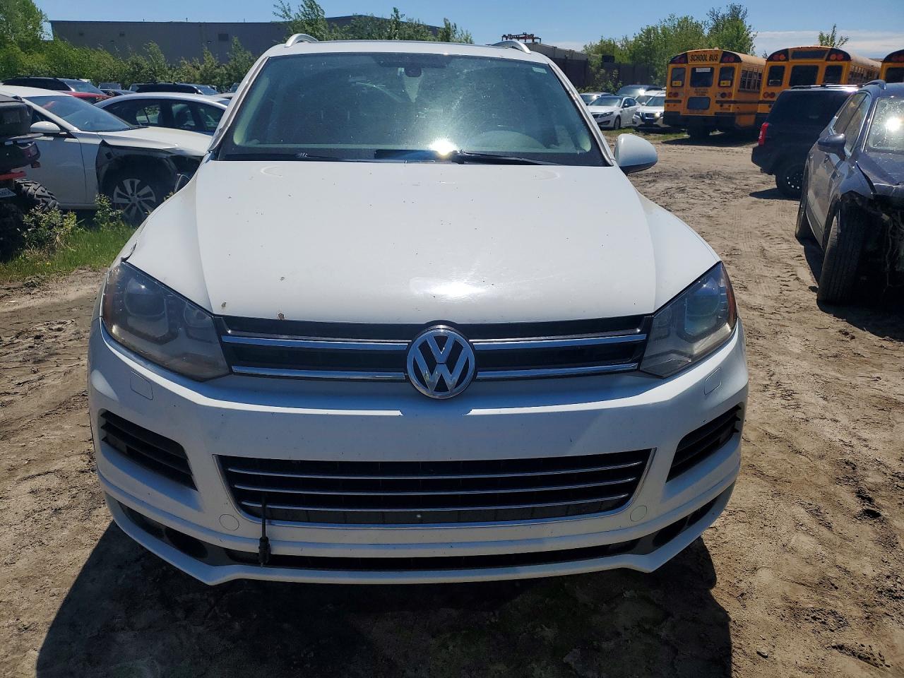 2014 Volkswagen Touareg V6 White vin: WVGDF9BP5ED004085