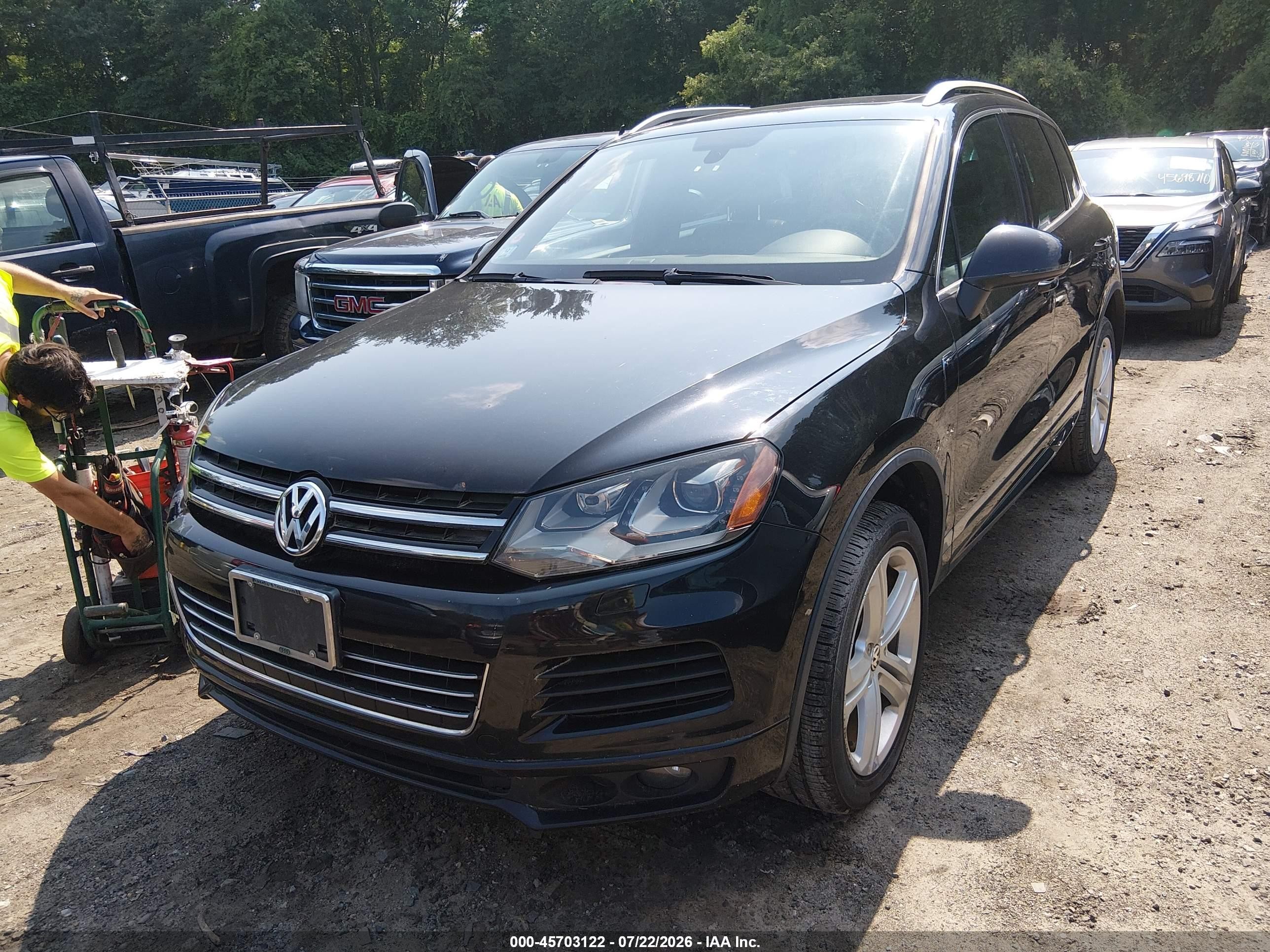 2014 Volkswagen Touareg 3.6l R-line Black vin: WVGDF9BPXED007516
