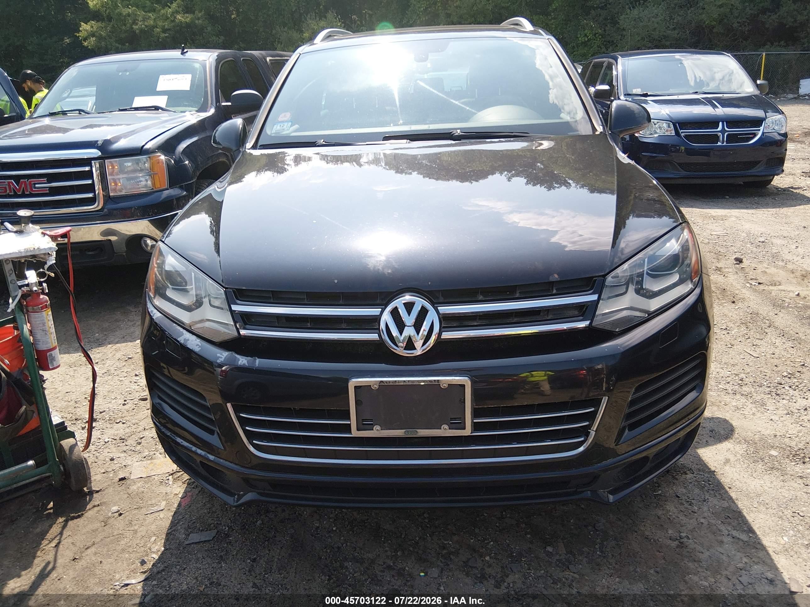 2014 Volkswagen Touareg 3.6l R-line Black vin: WVGDF9BPXED007516