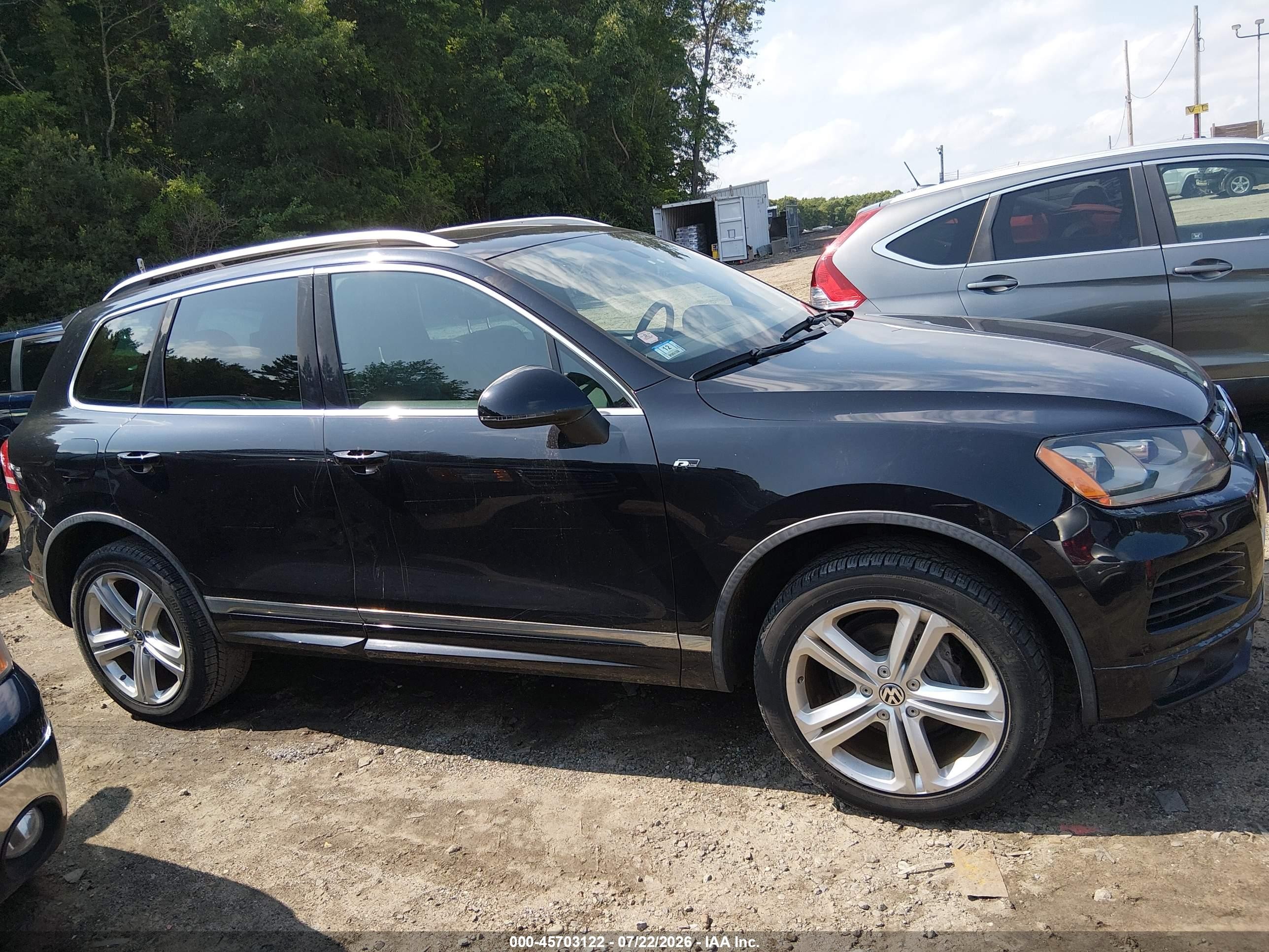2014 Volkswagen Touareg 3.6l R-line Black vin: WVGDF9BPXED007516