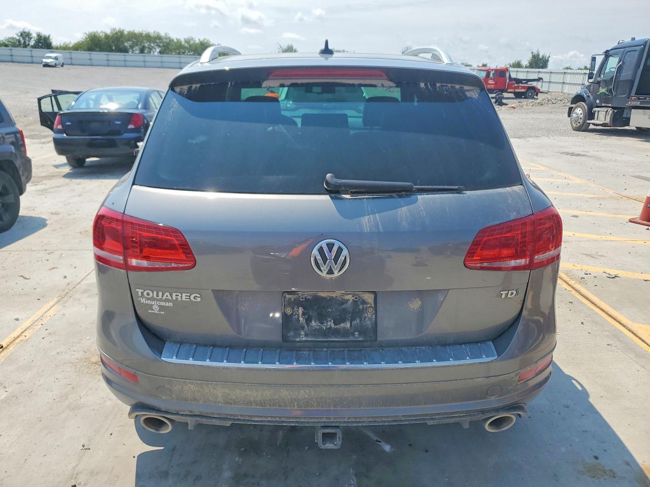 2014 Volkswagen Touareg Tdi Gray vin: WVGDP9BP0ED013225